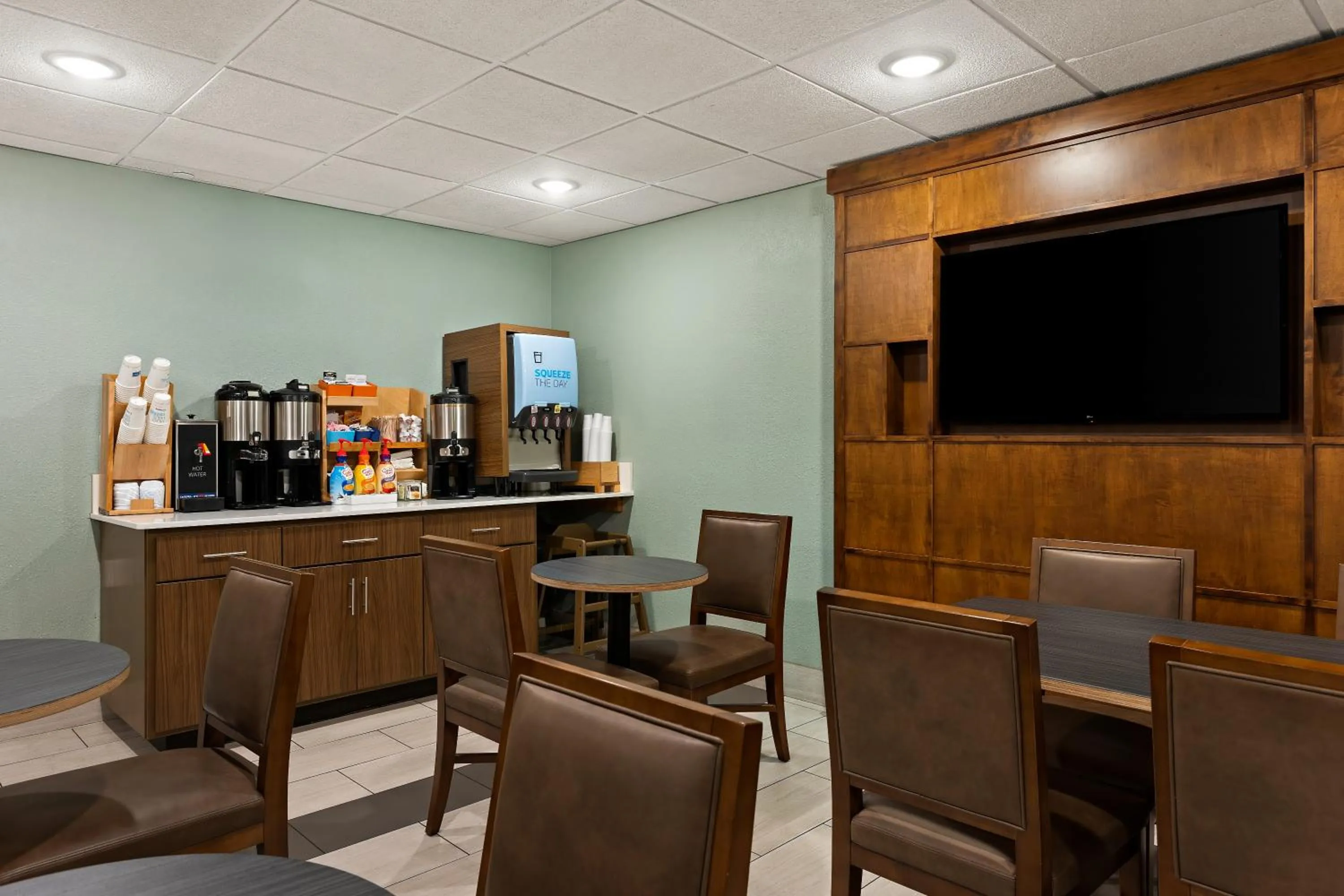 Breakfast in Holiday Inn Express Branson- Green Mountain Drive by IHG