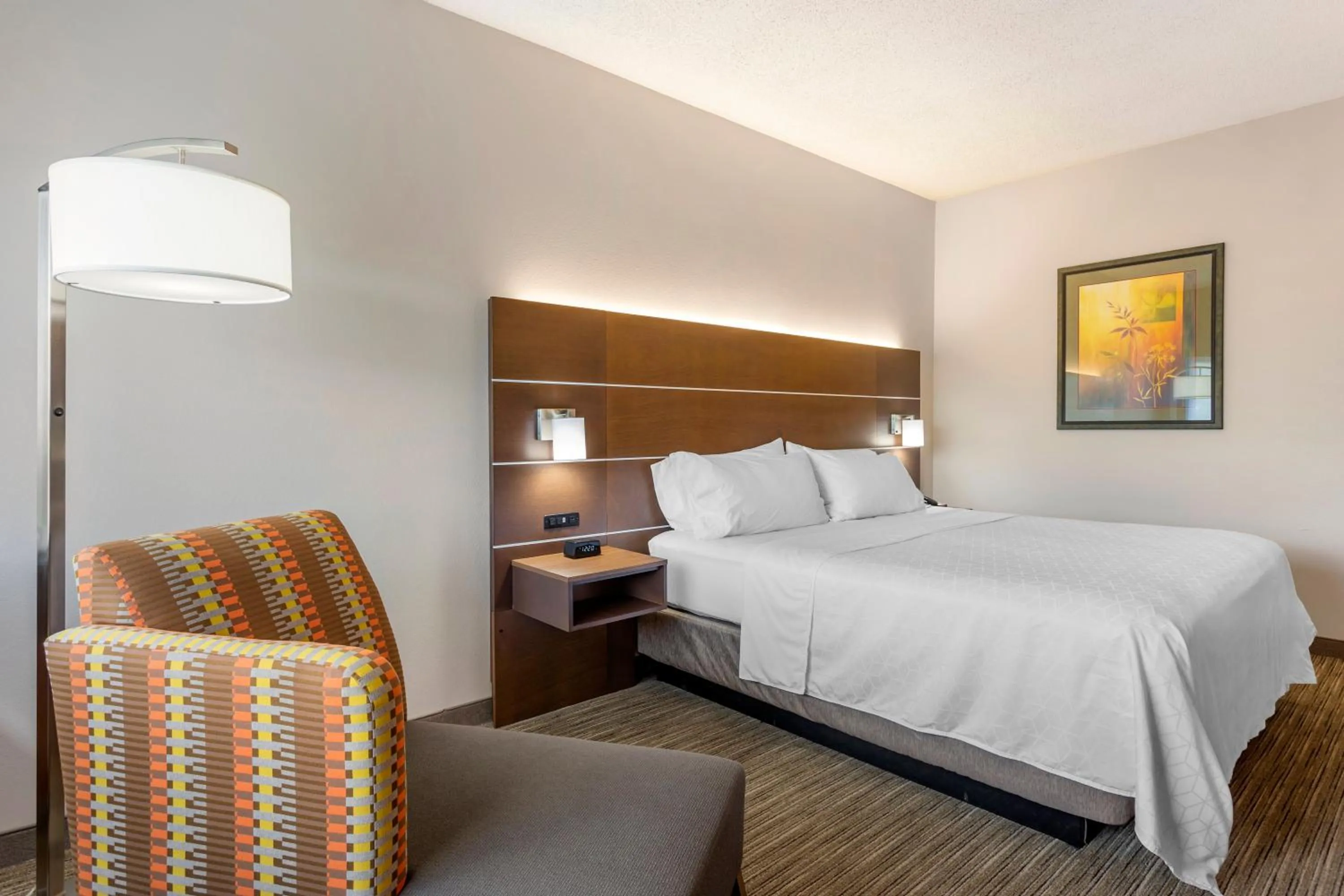 Photo of the whole room, Bed in Holiday Inn Express Branson- Green Mountain Drive by IHG