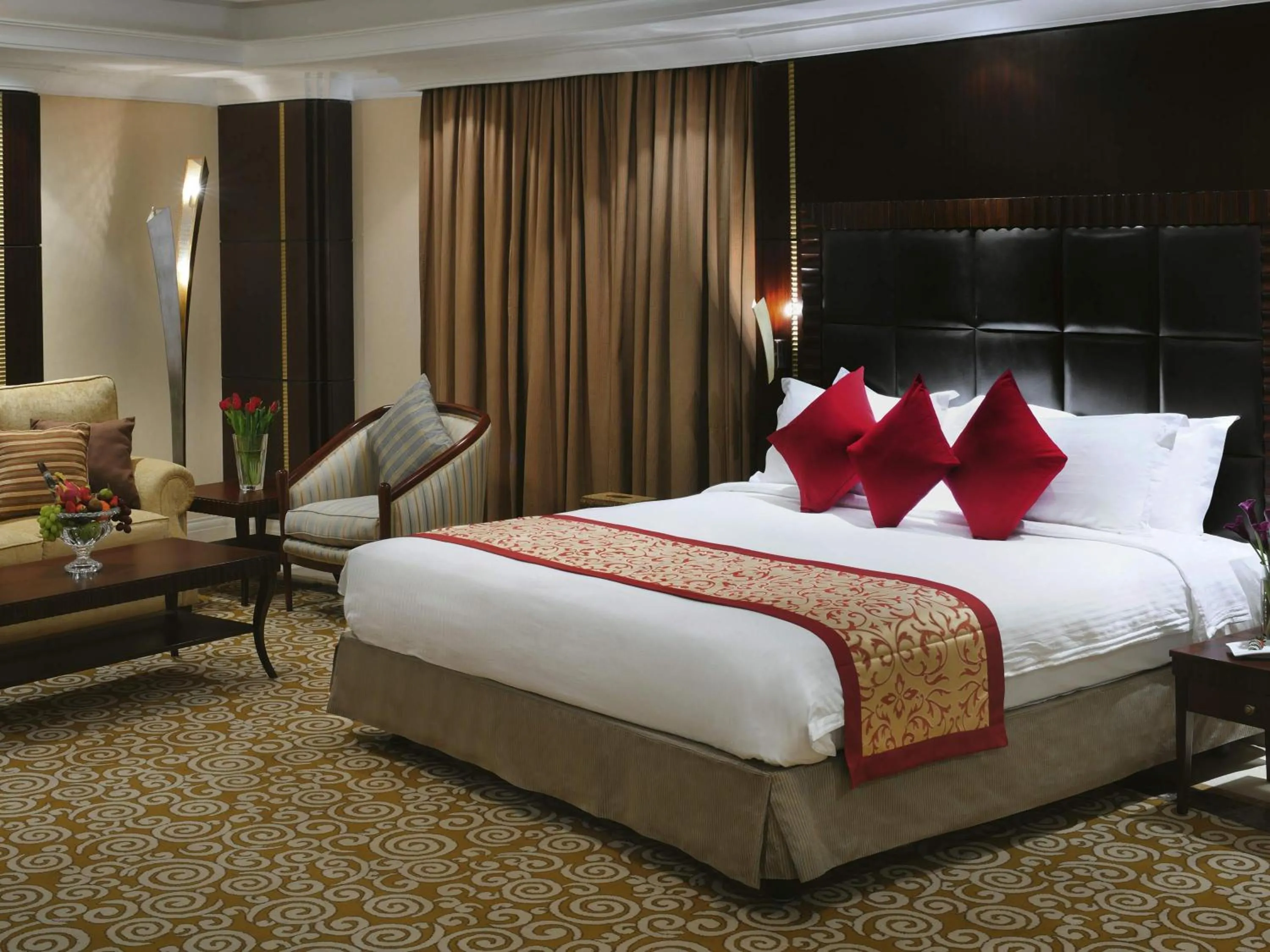 Bedroom, Bed in Movenpick Hotel Qassim