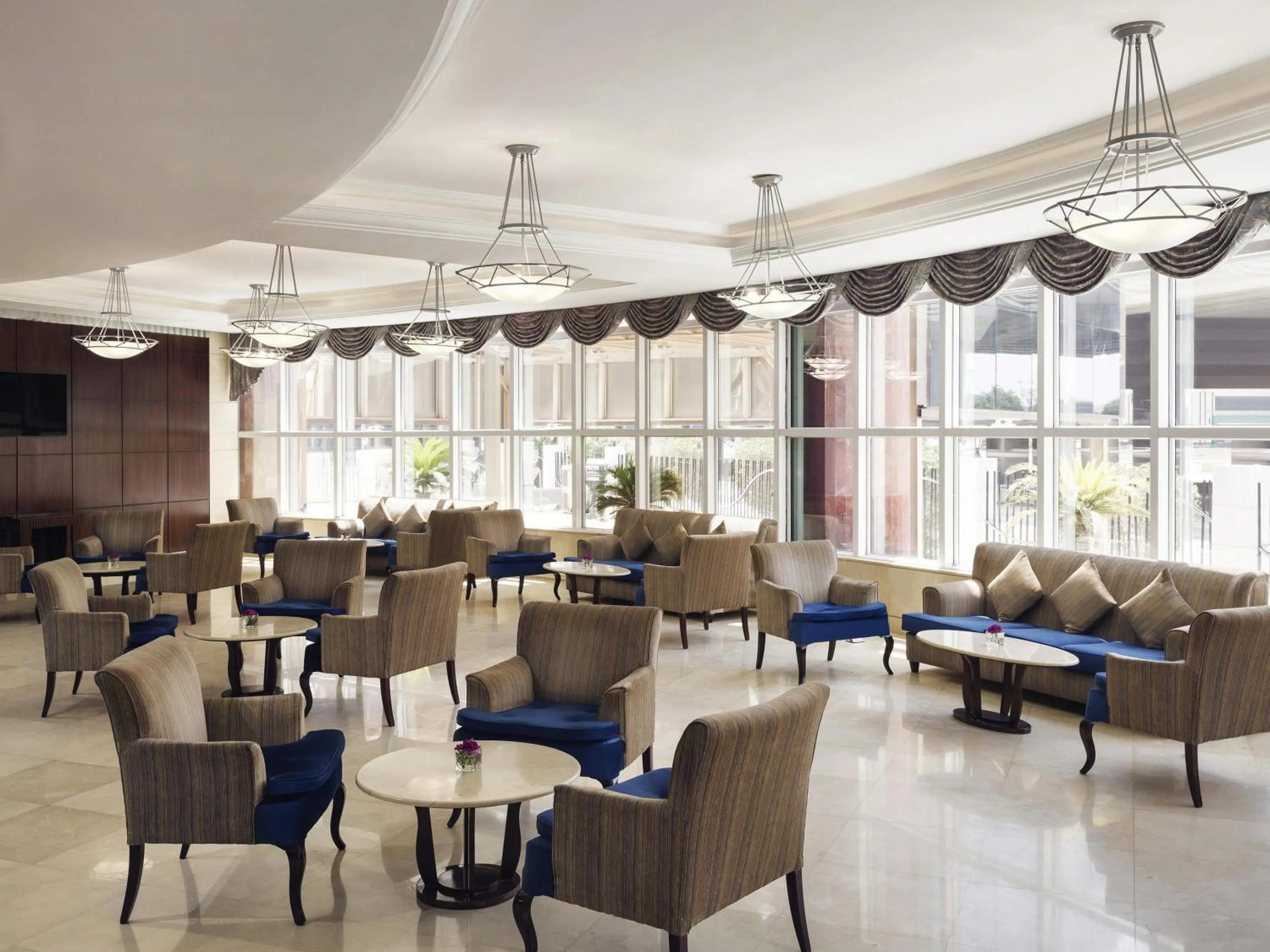 Restaurant/places to eat in Movenpick Hotel Qassim