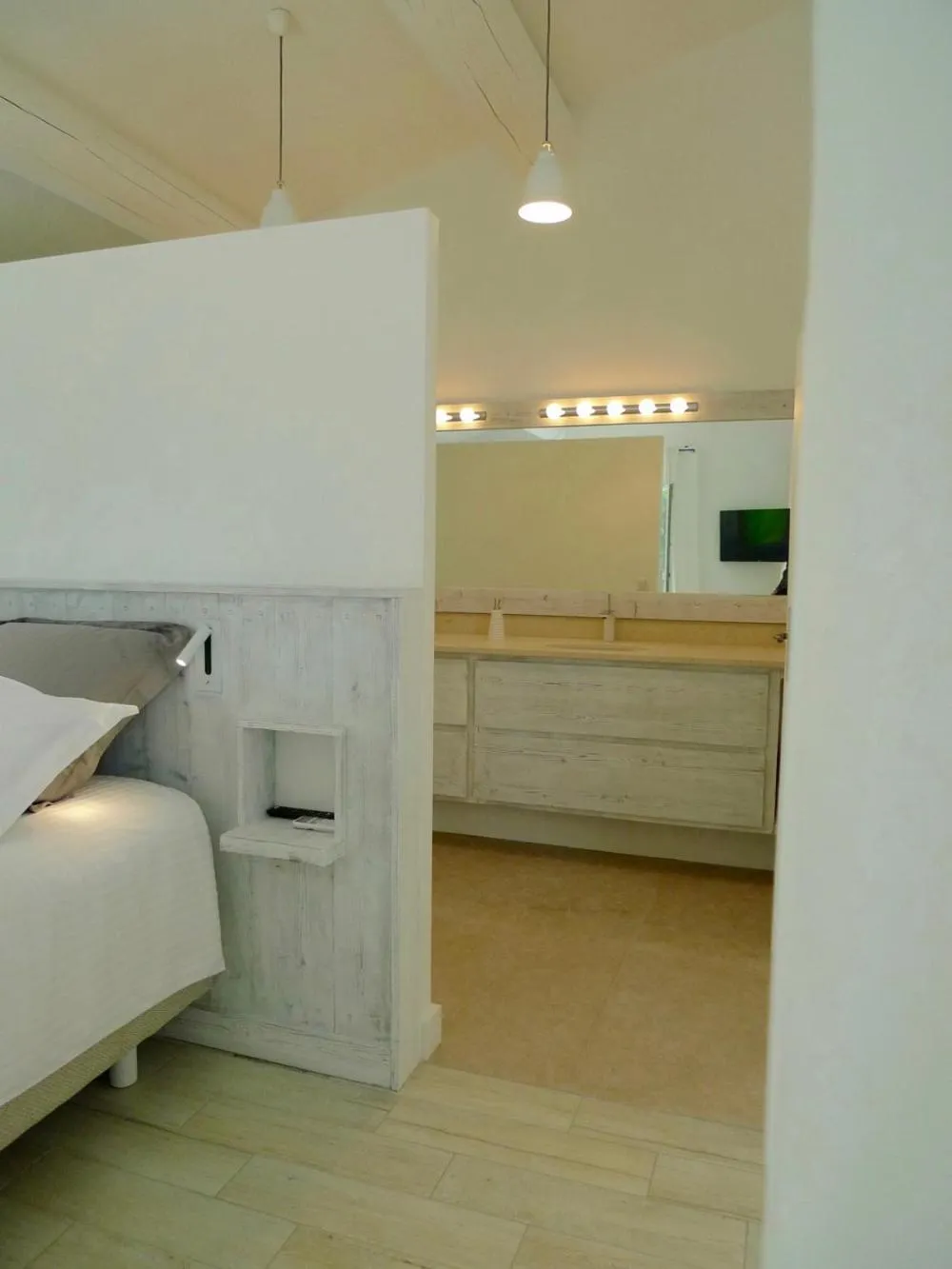 Bed in Mas des Cabidoules