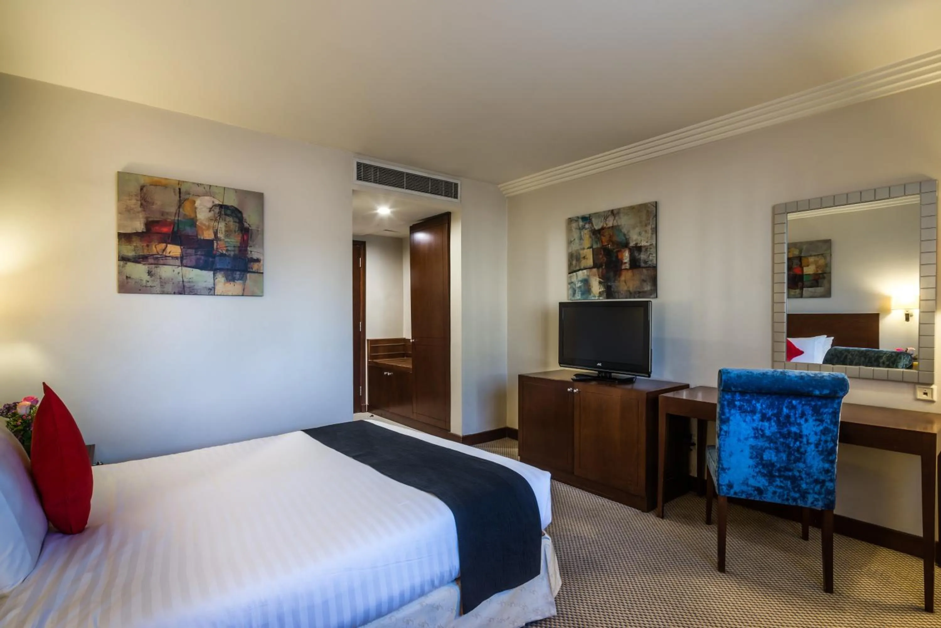 Photo of the whole room, Bed in Mena Andalusia Riyadh