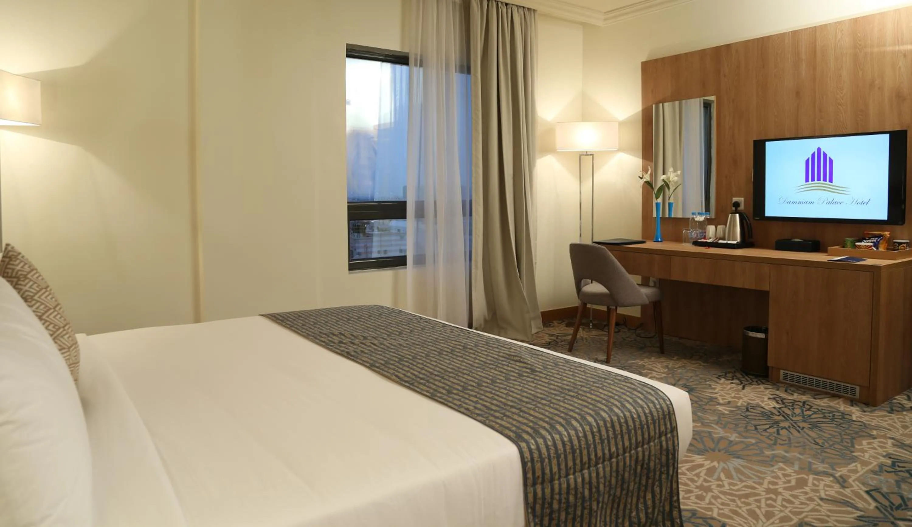 Bedroom, Bed in Dammam Palace Hotel