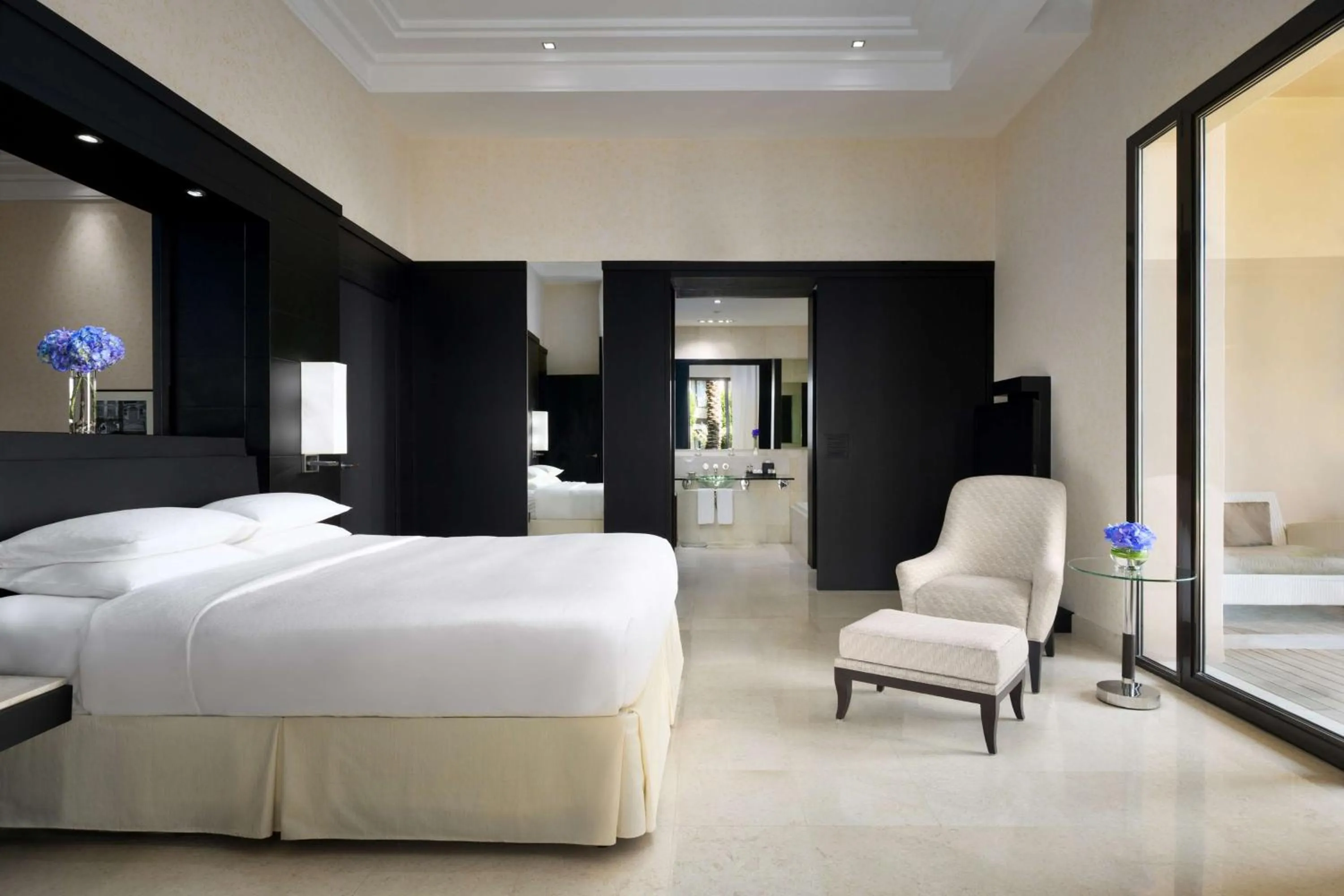 Photo of the whole room, Bed in Park Hyatt Jeddah - Marina, Club and Spa