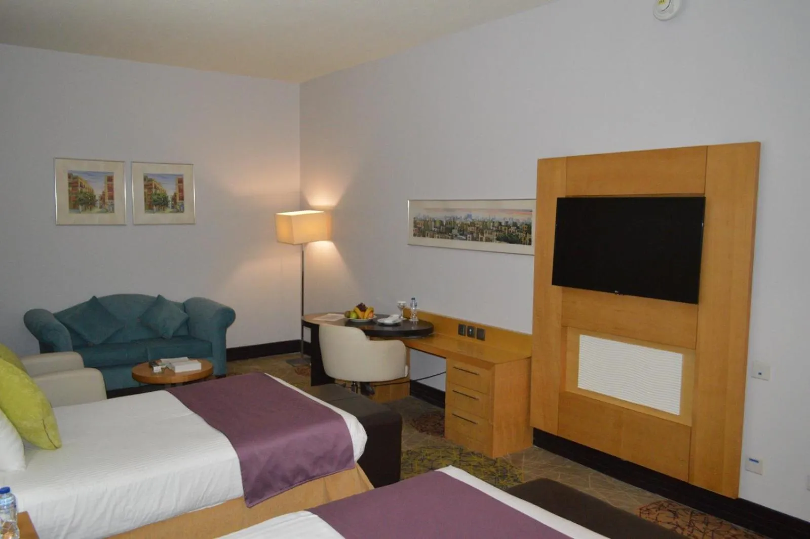 Bed in Golden Tulip Hail