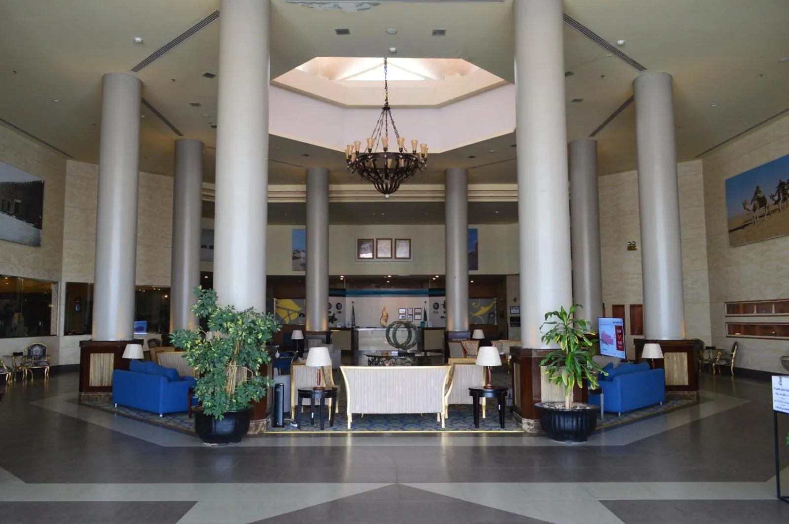 Lobby or reception in Golden Tulip Hail