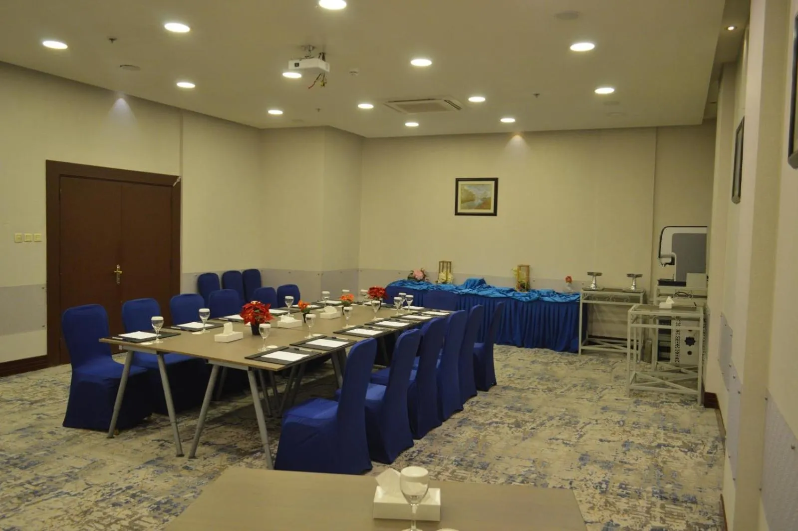 Meeting/conference room in Golden Tulip Hail