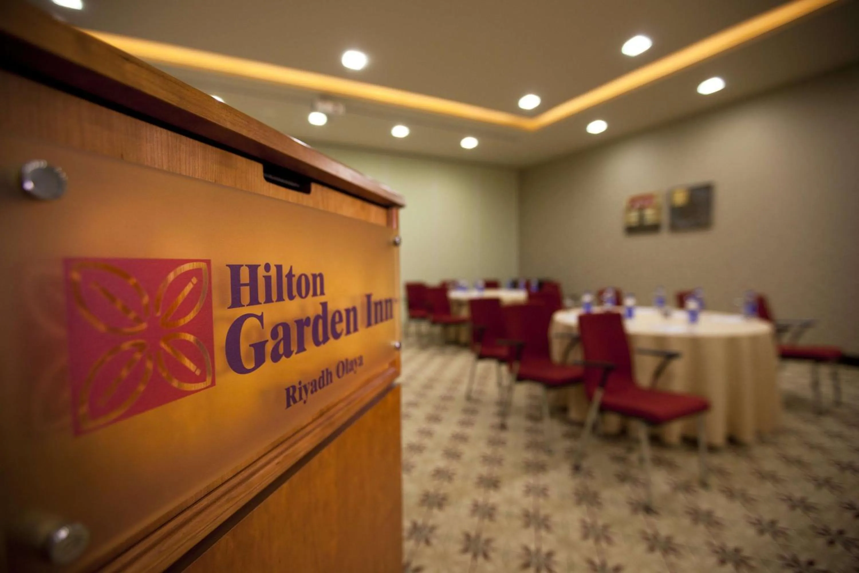 Meeting/conference room, Restaurant/Places to Eat in Hilton Garden Inn Riyadh Olaya