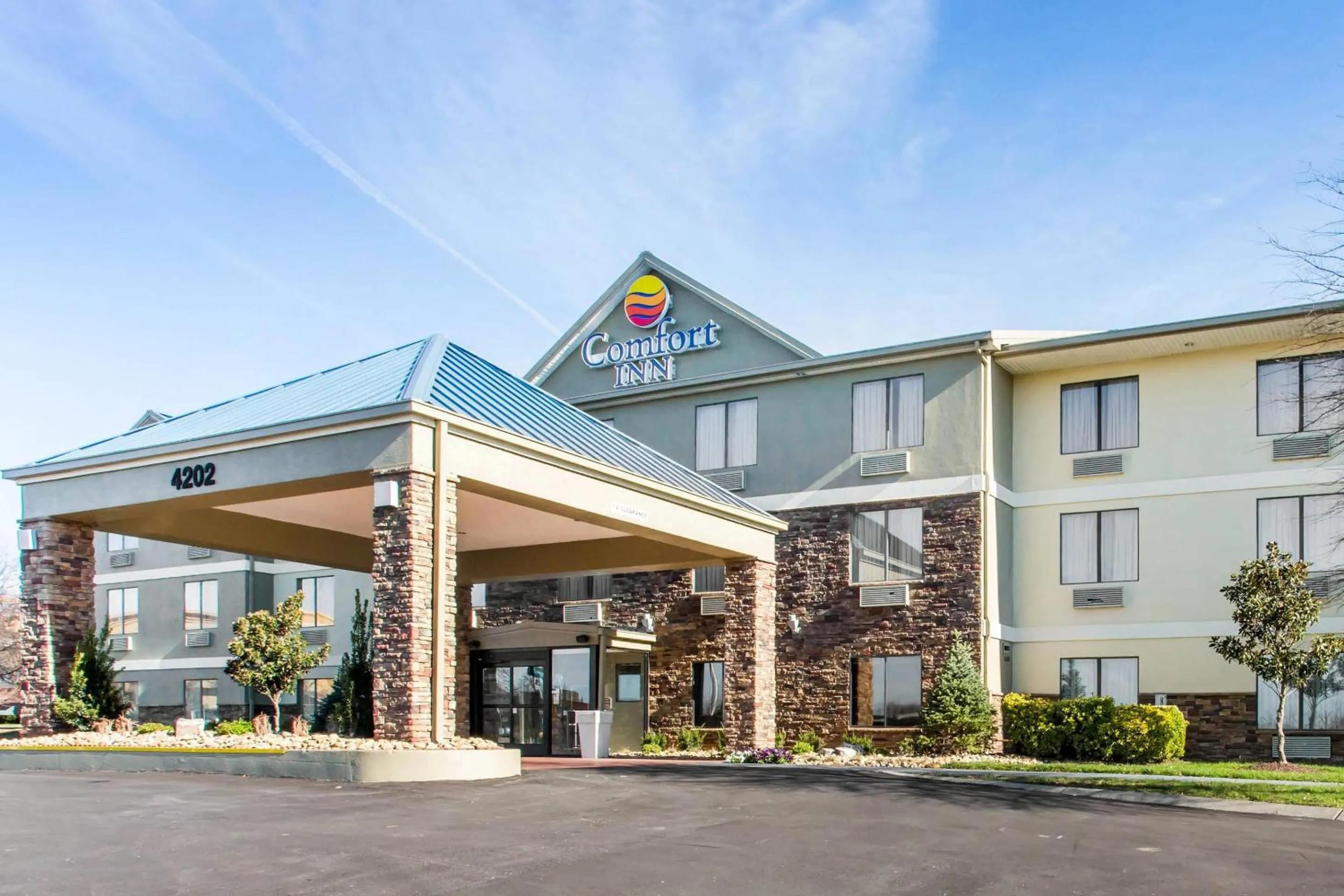 Property building in Comfort Inn Franklin Highway 96