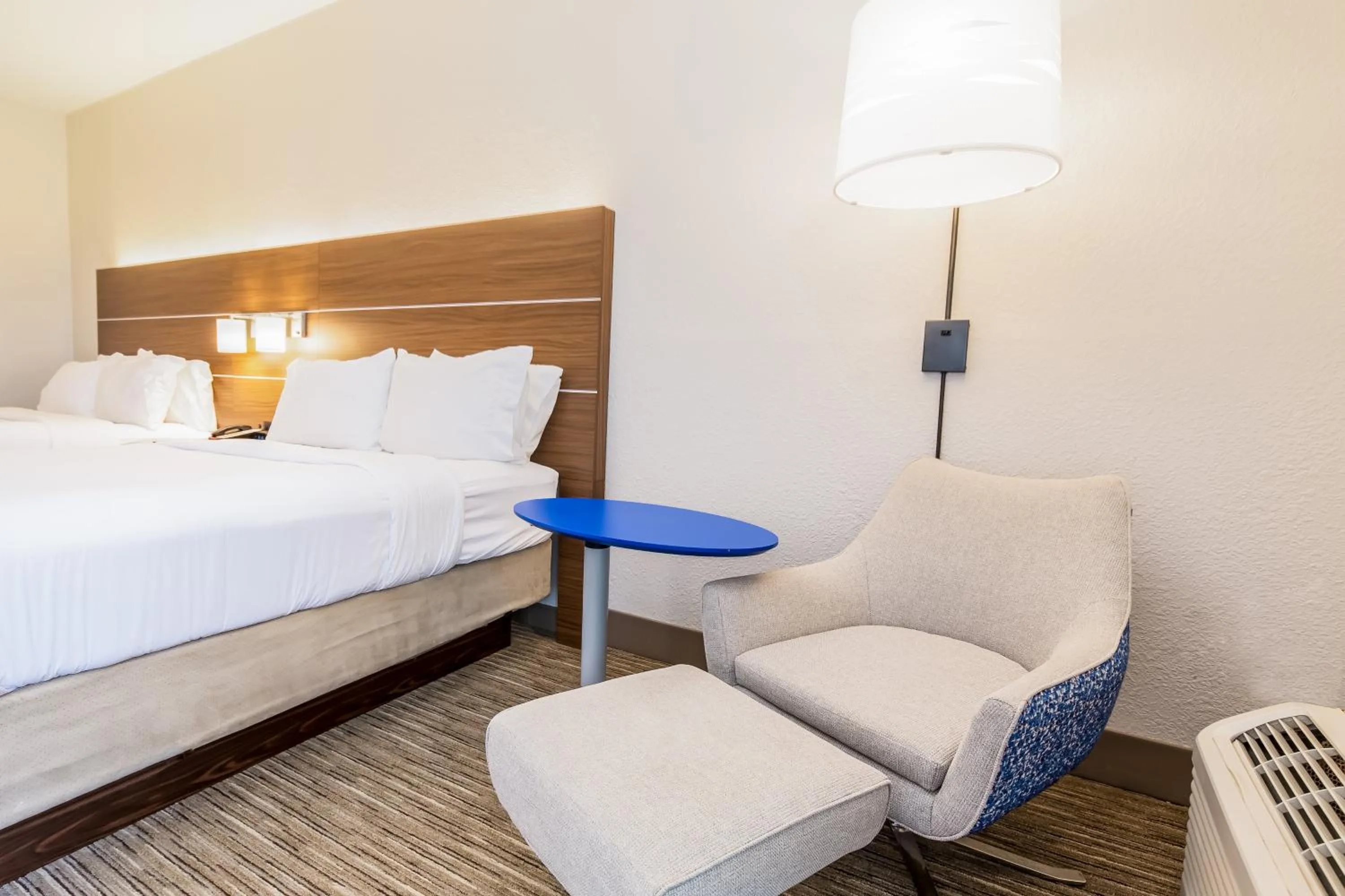 Photo of the whole room, Bed in Holiday Inn Express Orange Beach - On The Beach by IHG