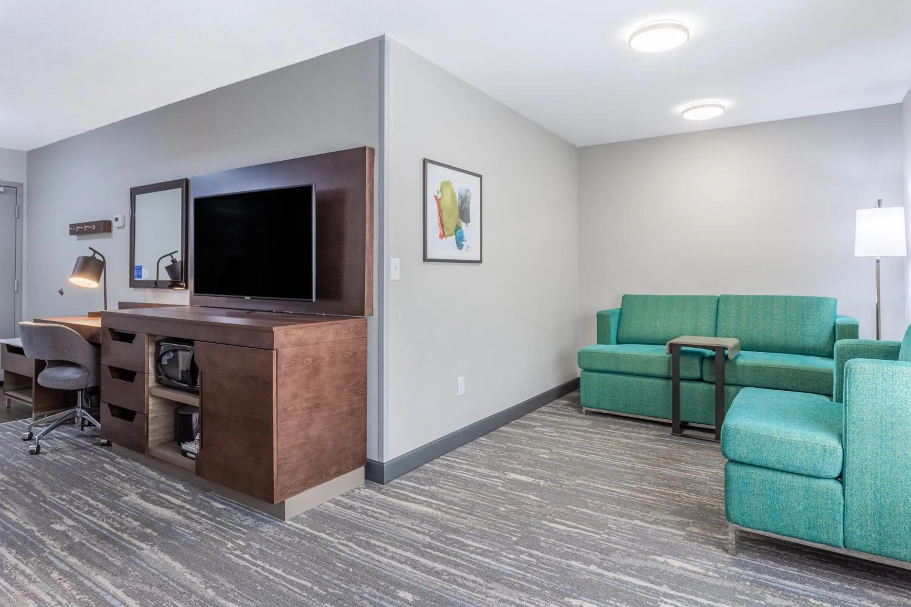 Bedroom in Hampton Inn Sioux Falls