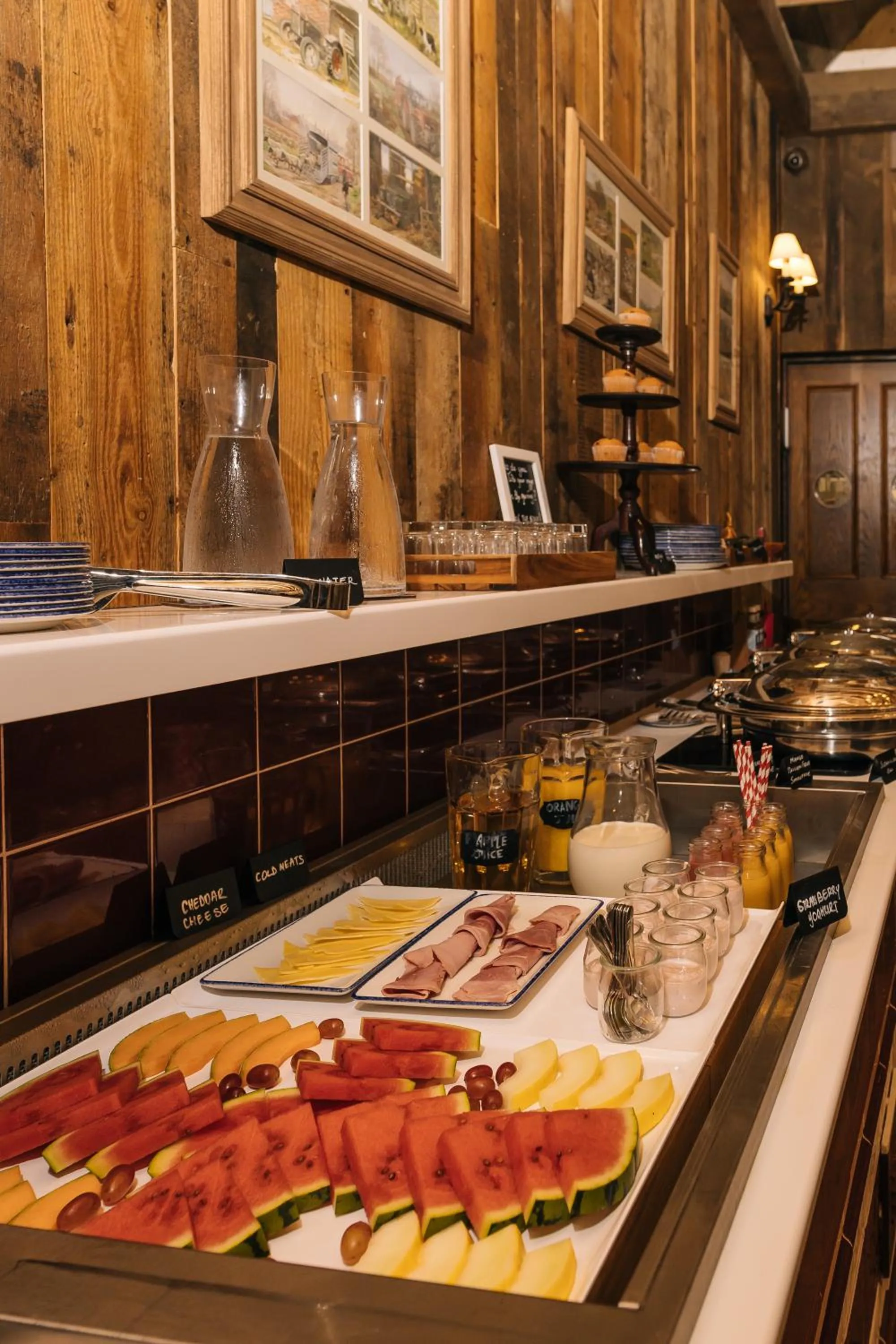 Breakfast in Rokeby Manor