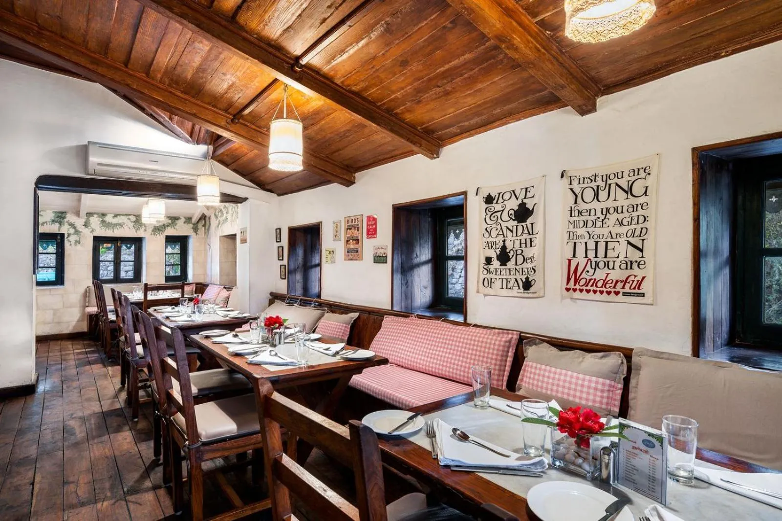 Restaurant/places to eat in Rokeby Manor