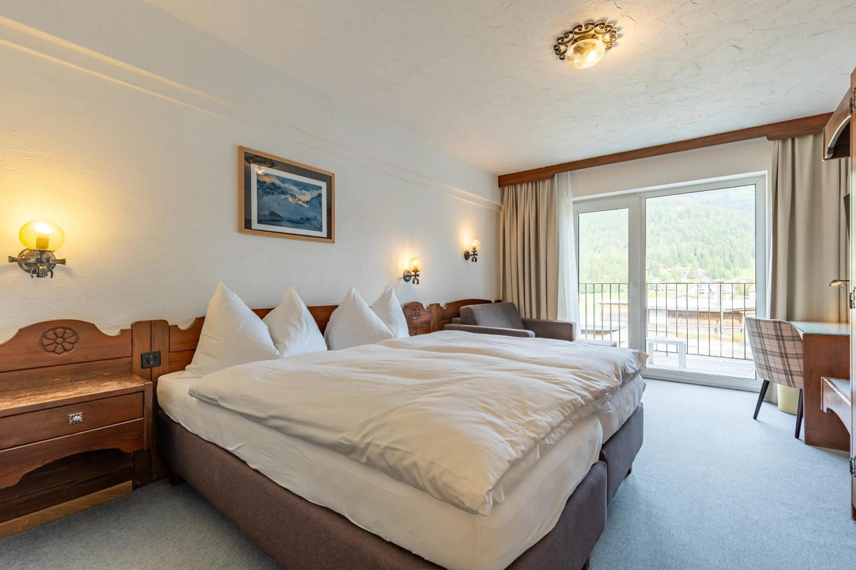 Photo of the whole room, Bed in Hotel Dischma