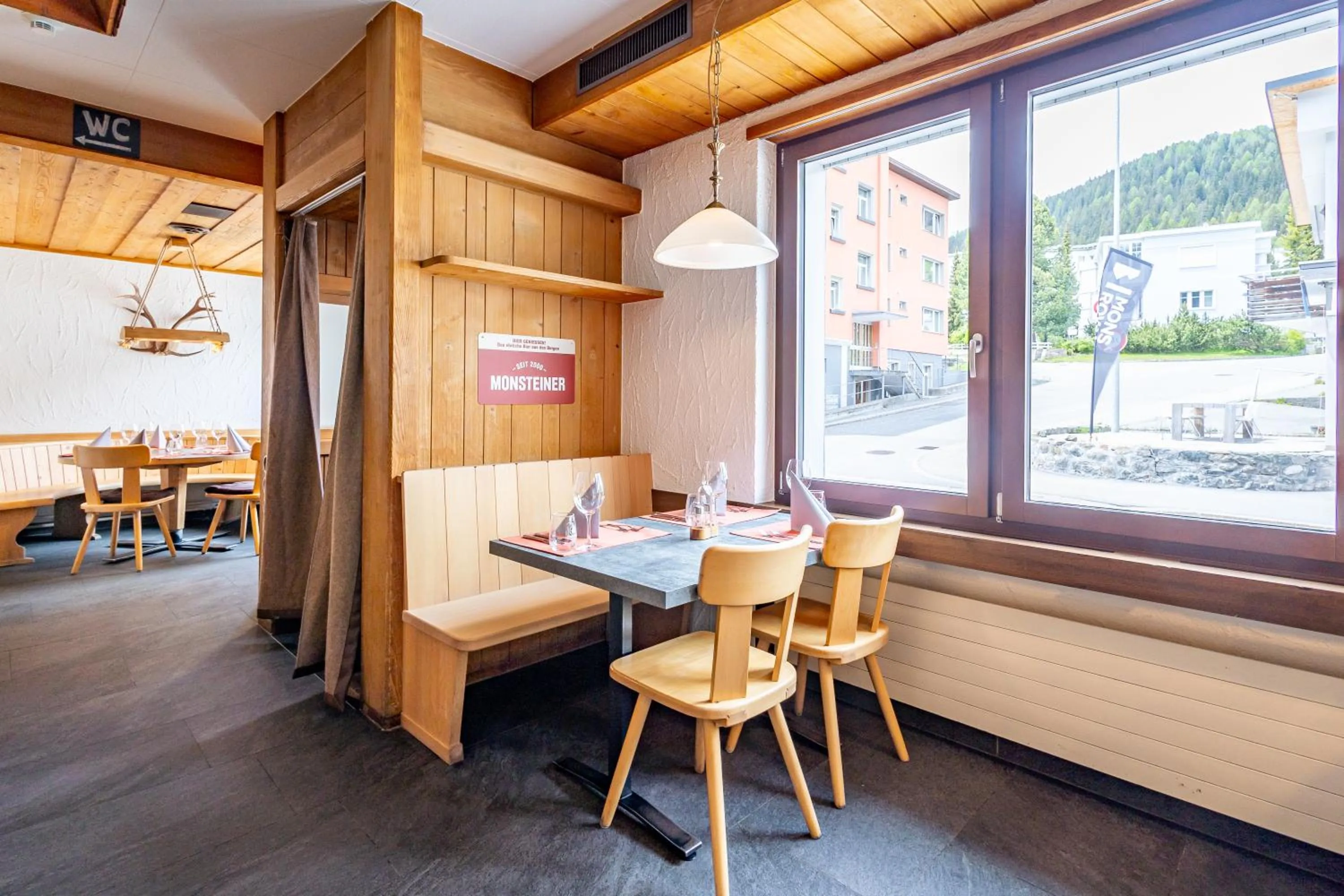 Restaurant/places to eat in Hotel Dischma