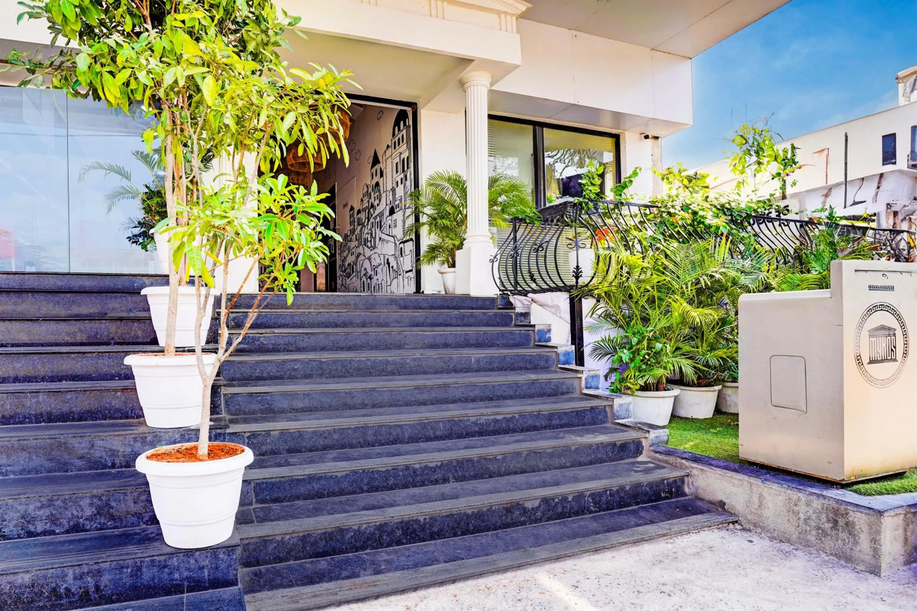 Facade/entrance in Super Hotel O Cricotel