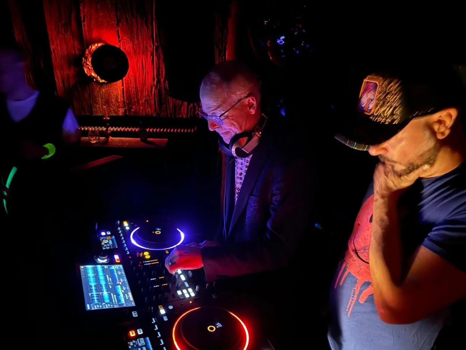 Nightclub / DJ in Mondschein Hotel & Chalet