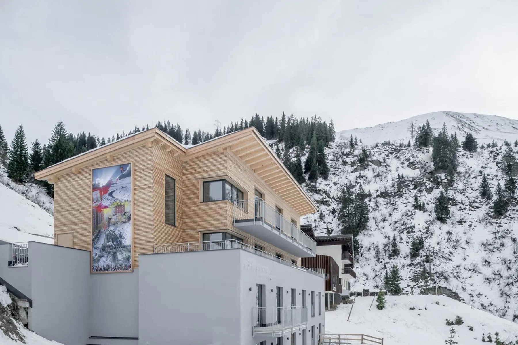 Property building in Mondschein Hotel & Chalet