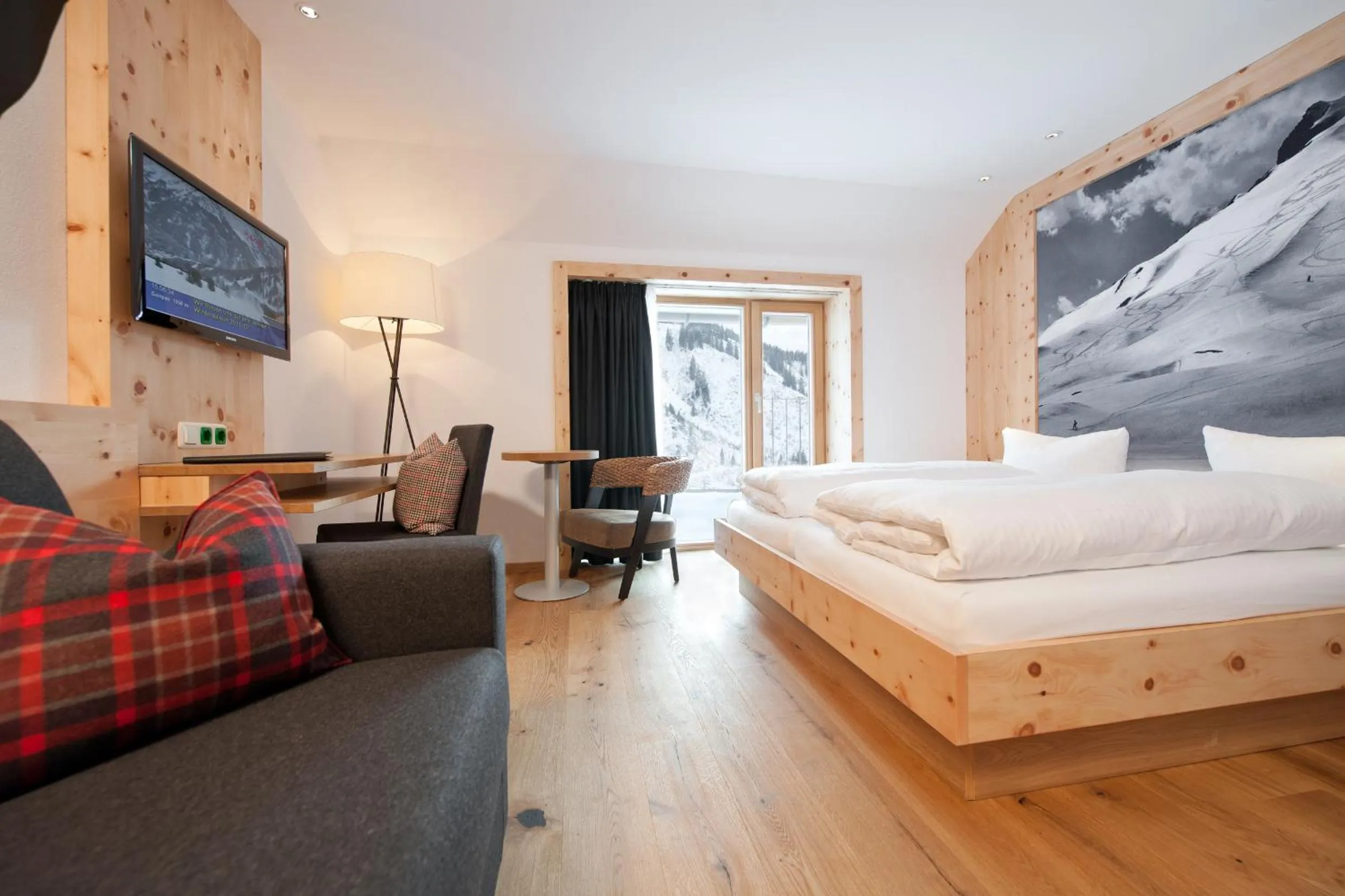 Photo of the whole room, Bed in Mondschein Hotel & Chalet