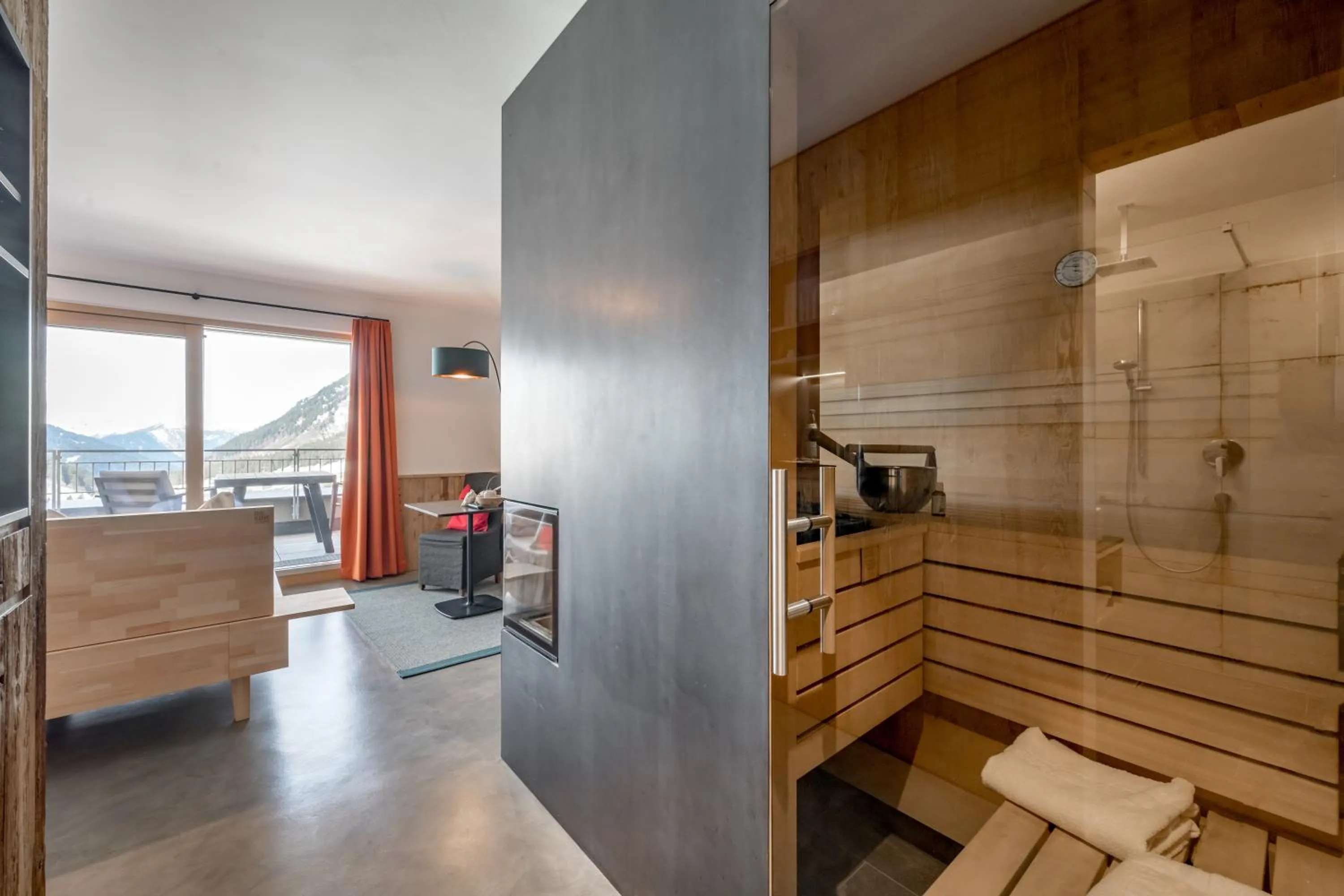 Bed in Mondschein Hotel & Chalet