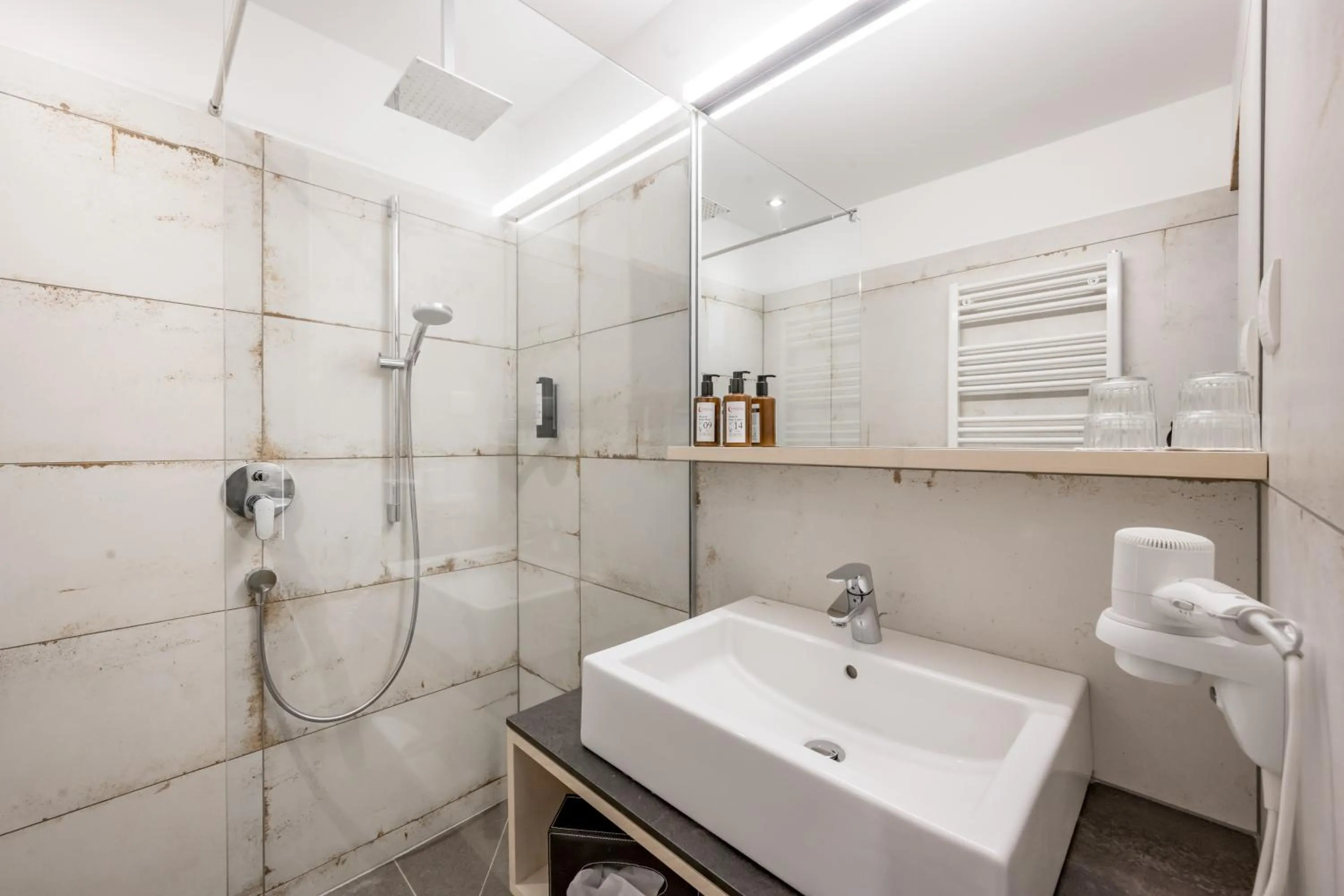 Bathroom in Mondschein Hotel & Chalet