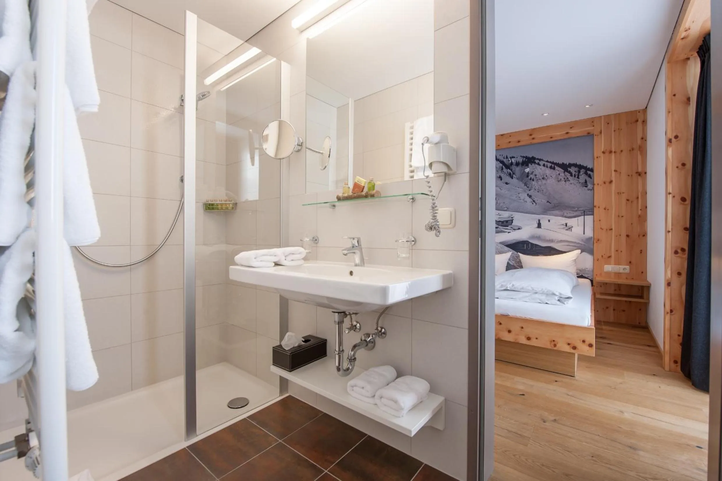 Bathroom in Mondschein Hotel & Chalet