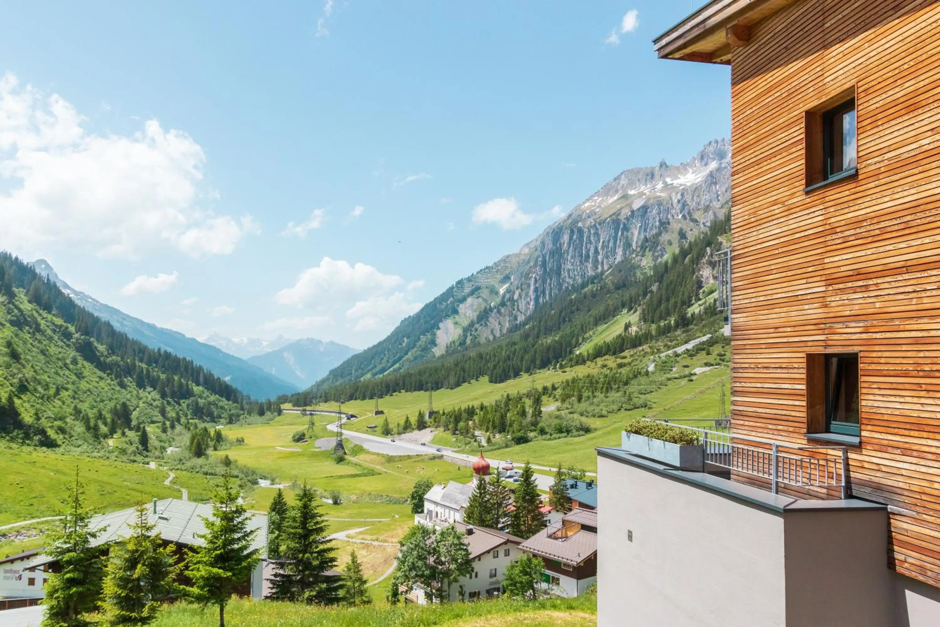 Property building in Mondschein Hotel & Chalet
