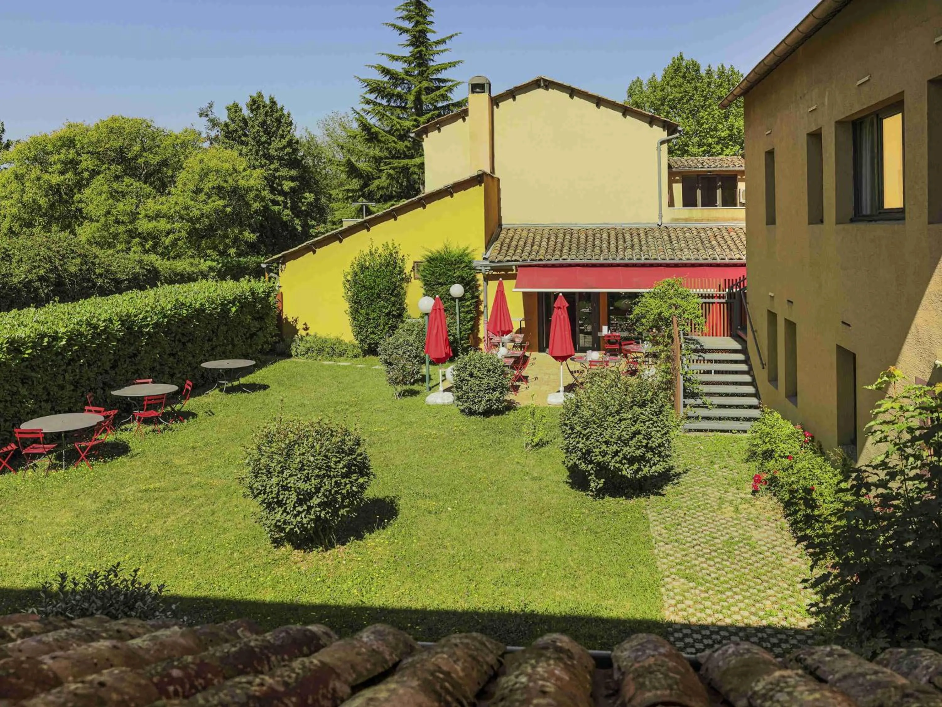 Restaurant/places to eat in ibis Lyon Nord