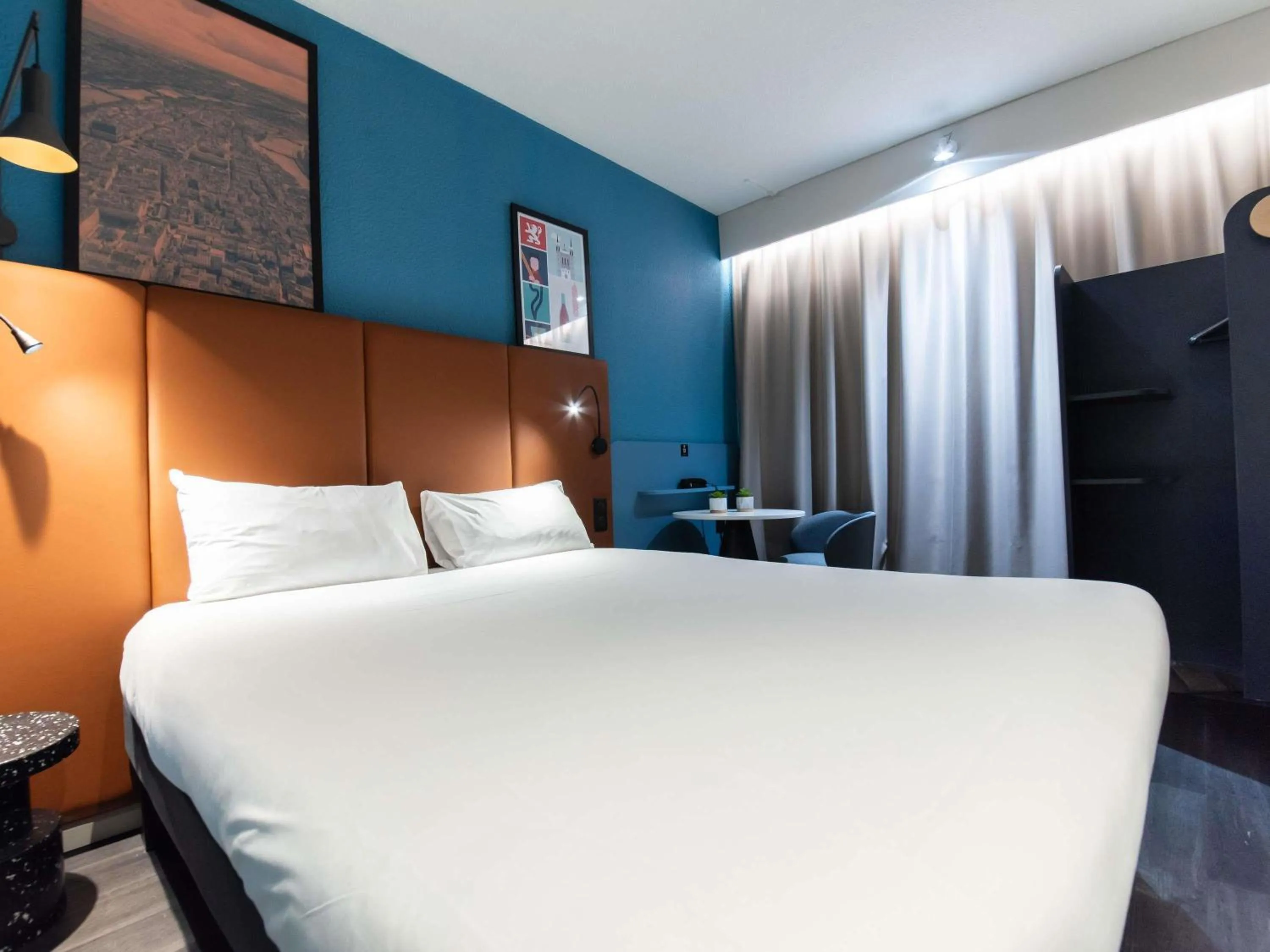 Bedroom, Bed in ibis Lyon Nord
