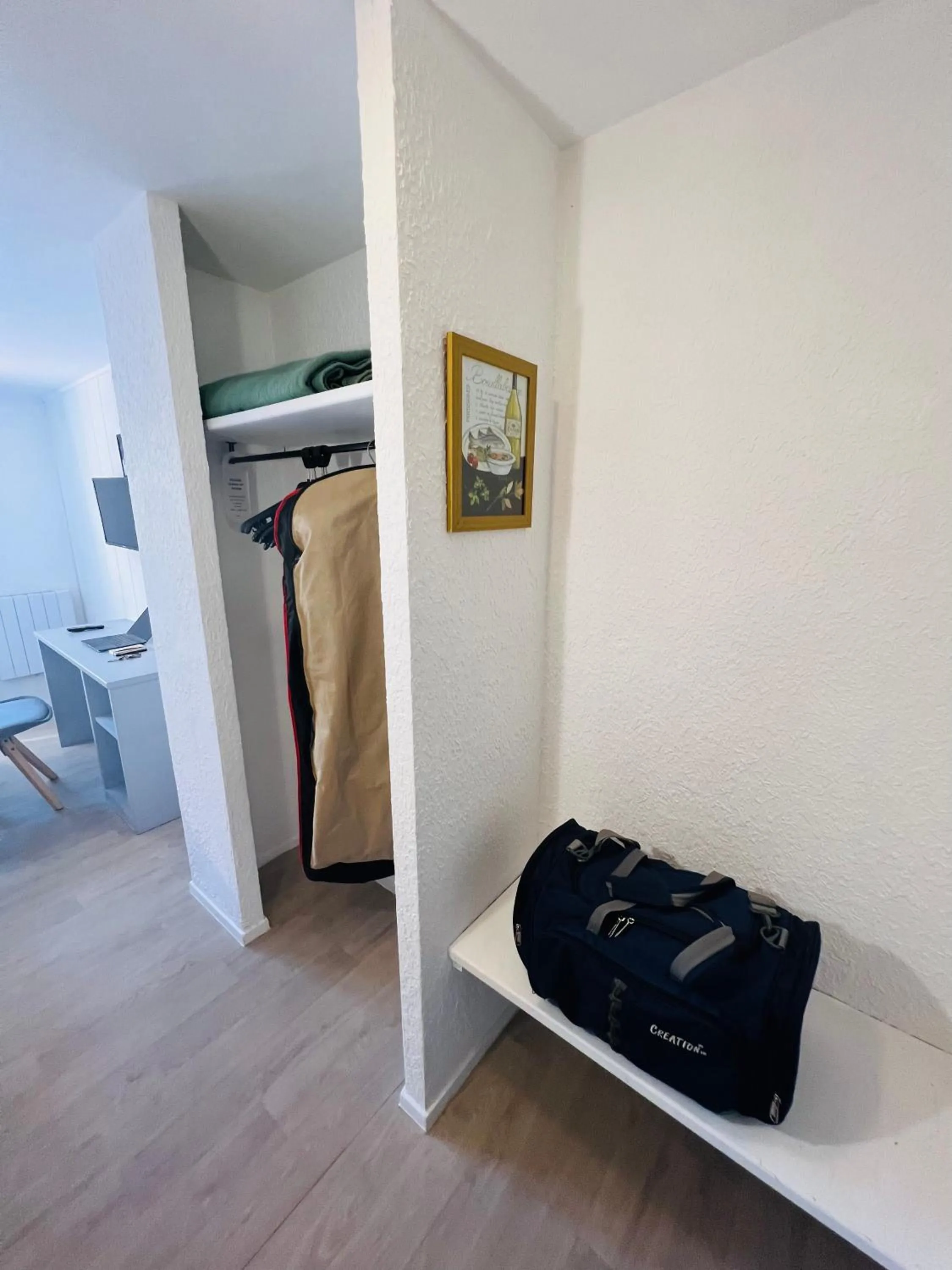 wardrobe, Bed in Hôtel Le Forestia