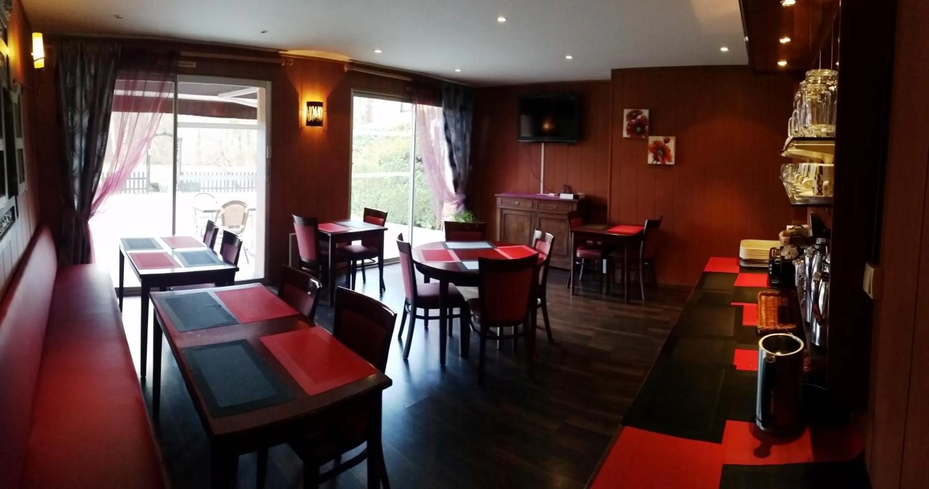 Restaurant/places to eat in Hôtel Le Forestia