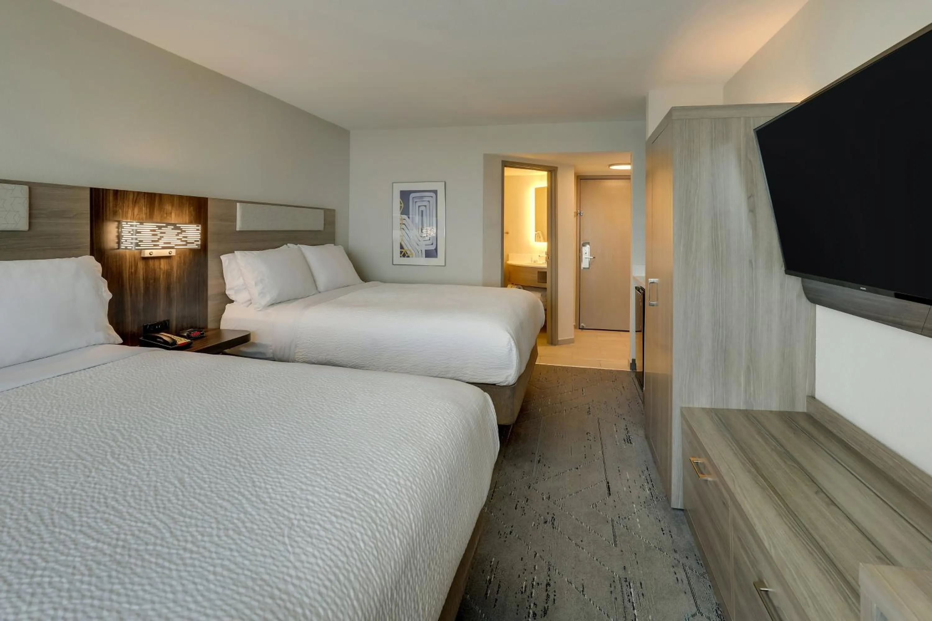 Photo of the whole room, Bed in Holiday Inn Express Hotel & Suites Branson 76 Central by IHG