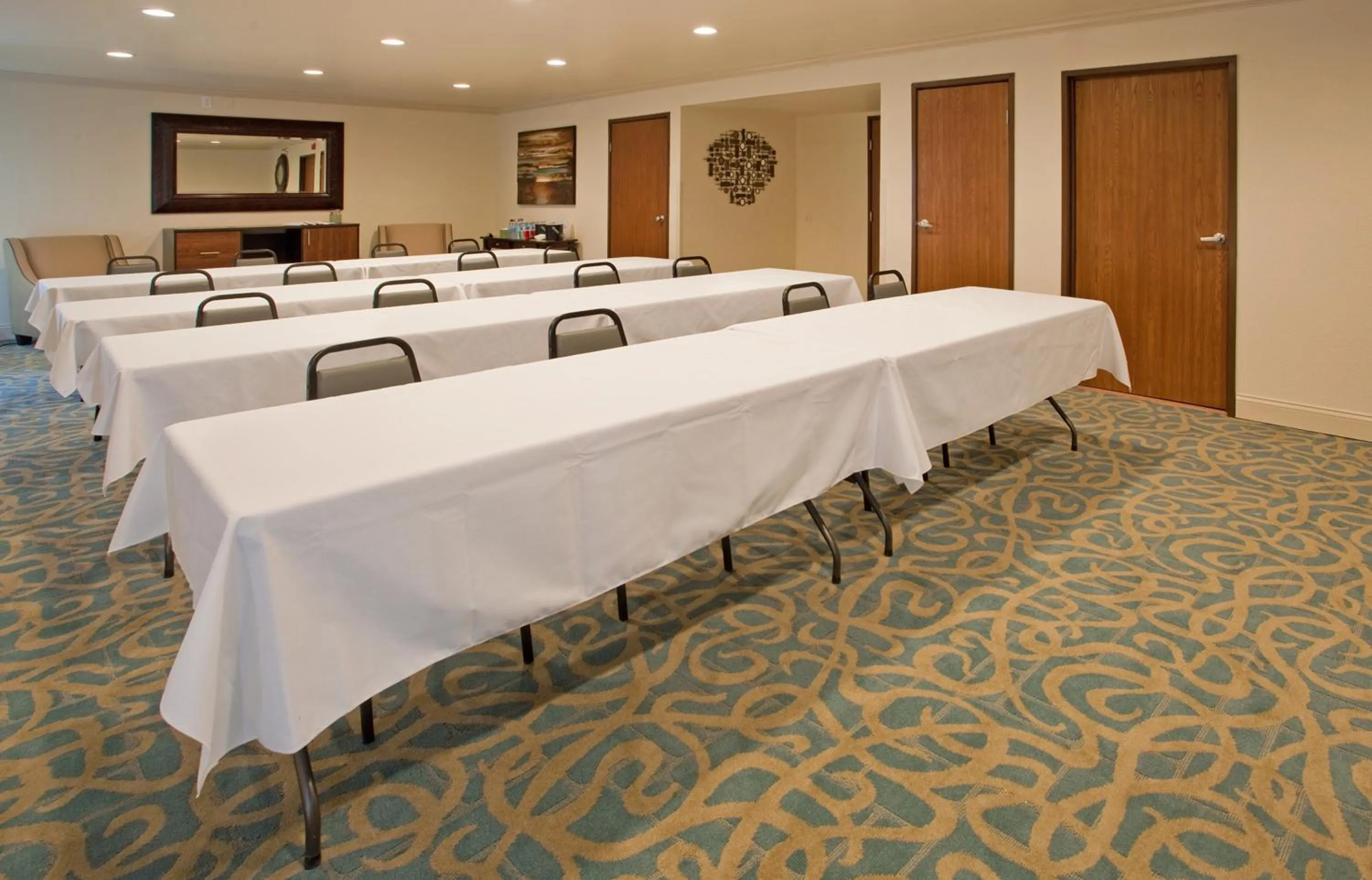 Meeting/conference room in Holiday Inn Express Hotel & Suites Branson 76 Central by IHG