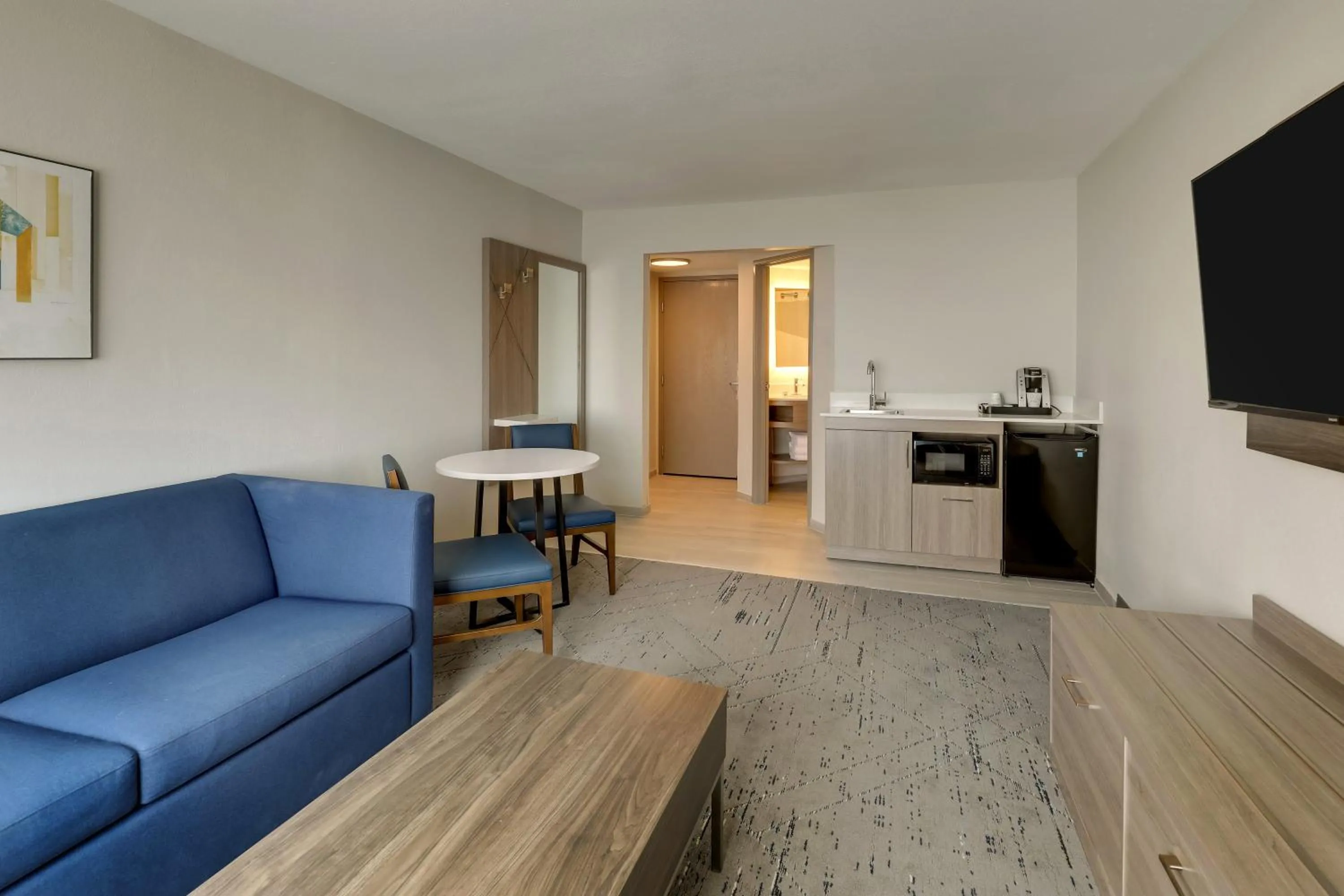 Photo of the whole room in Holiday Inn Express Hotel & Suites Branson 76 Central by IHG