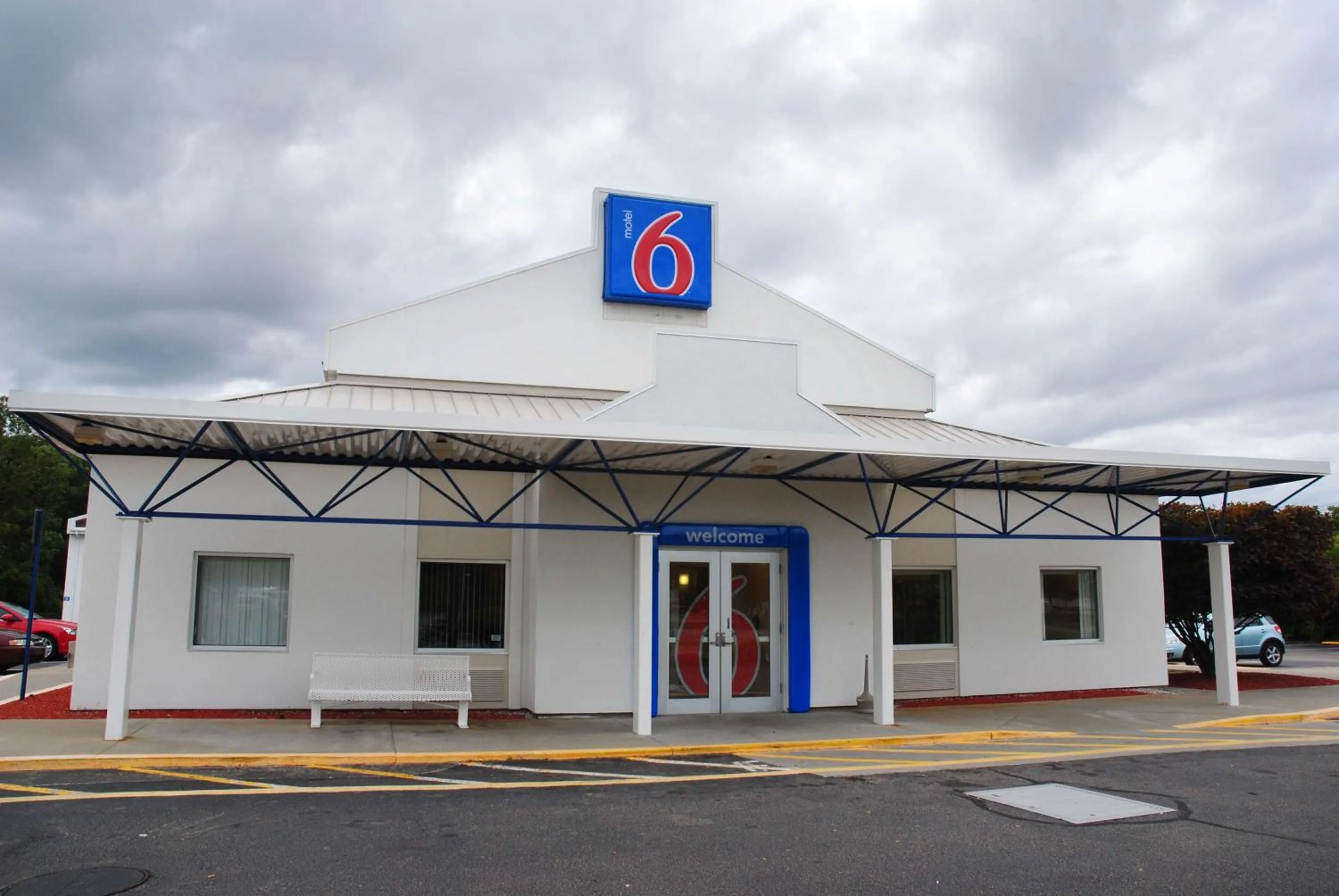 Property building in Motel 6-Seekonk, MA - Providence East