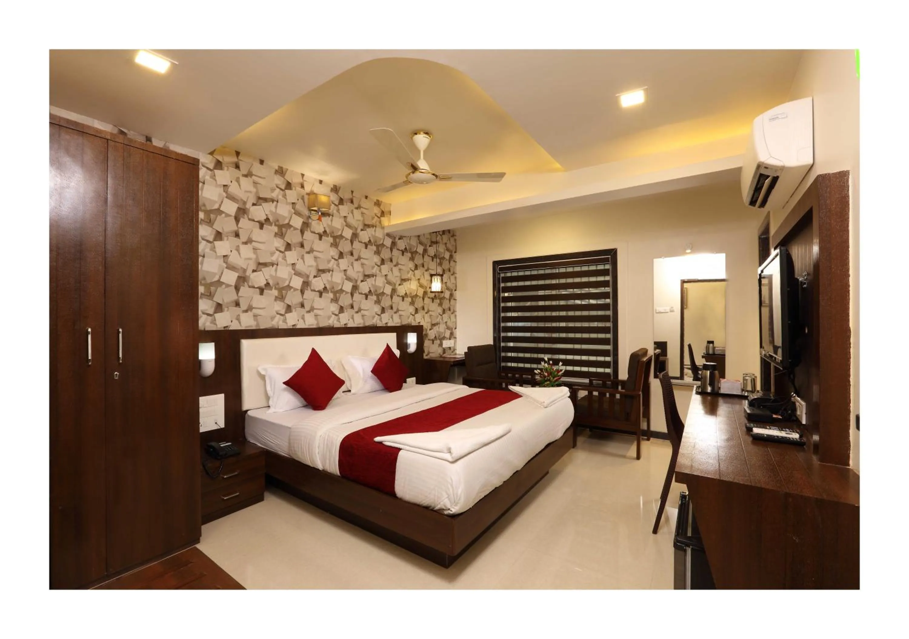 Photo of the whole room, Bed in Hotel Kochi Caprice