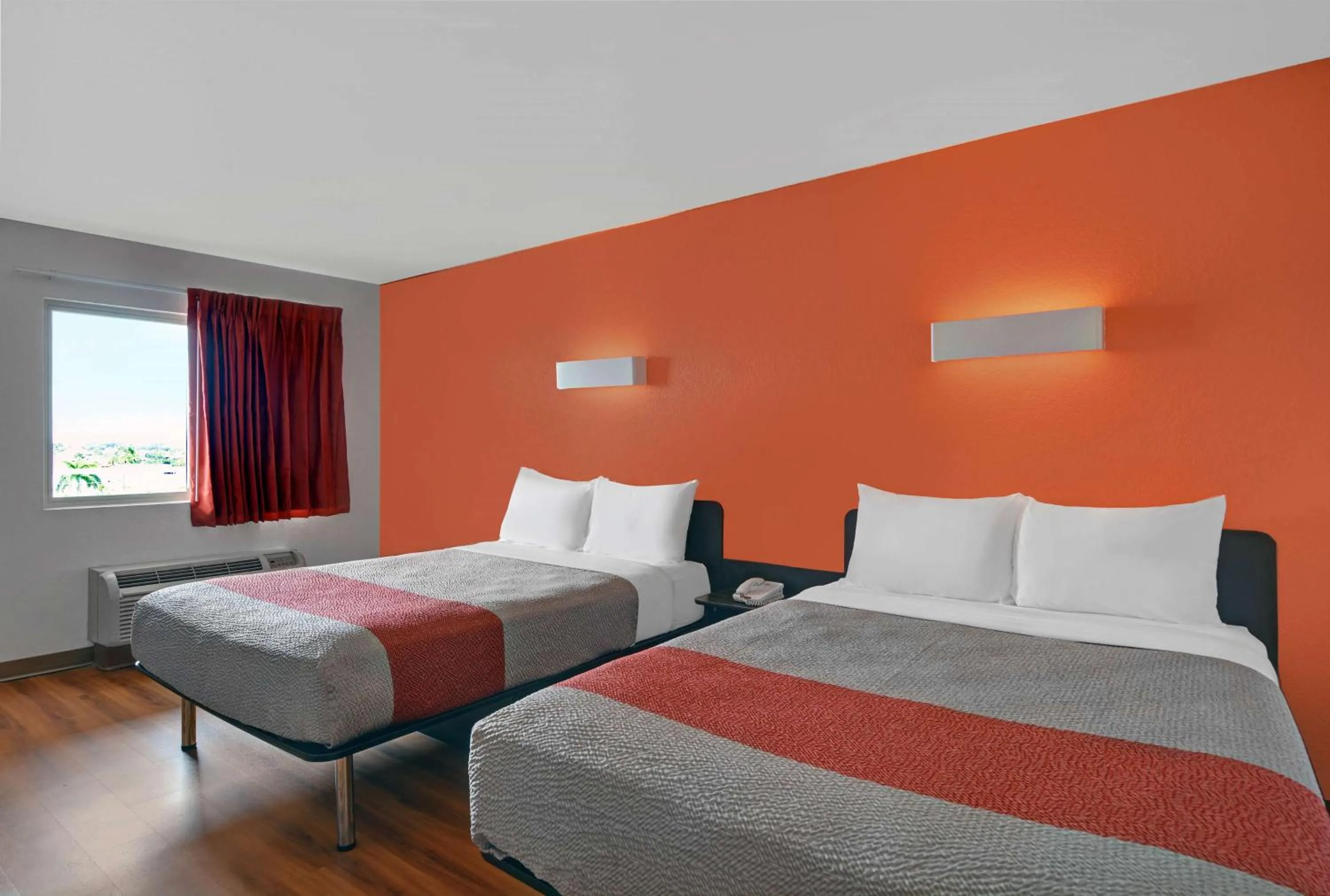 Photo of the whole room, Bed in Motel 6-Cutler Bay, FL