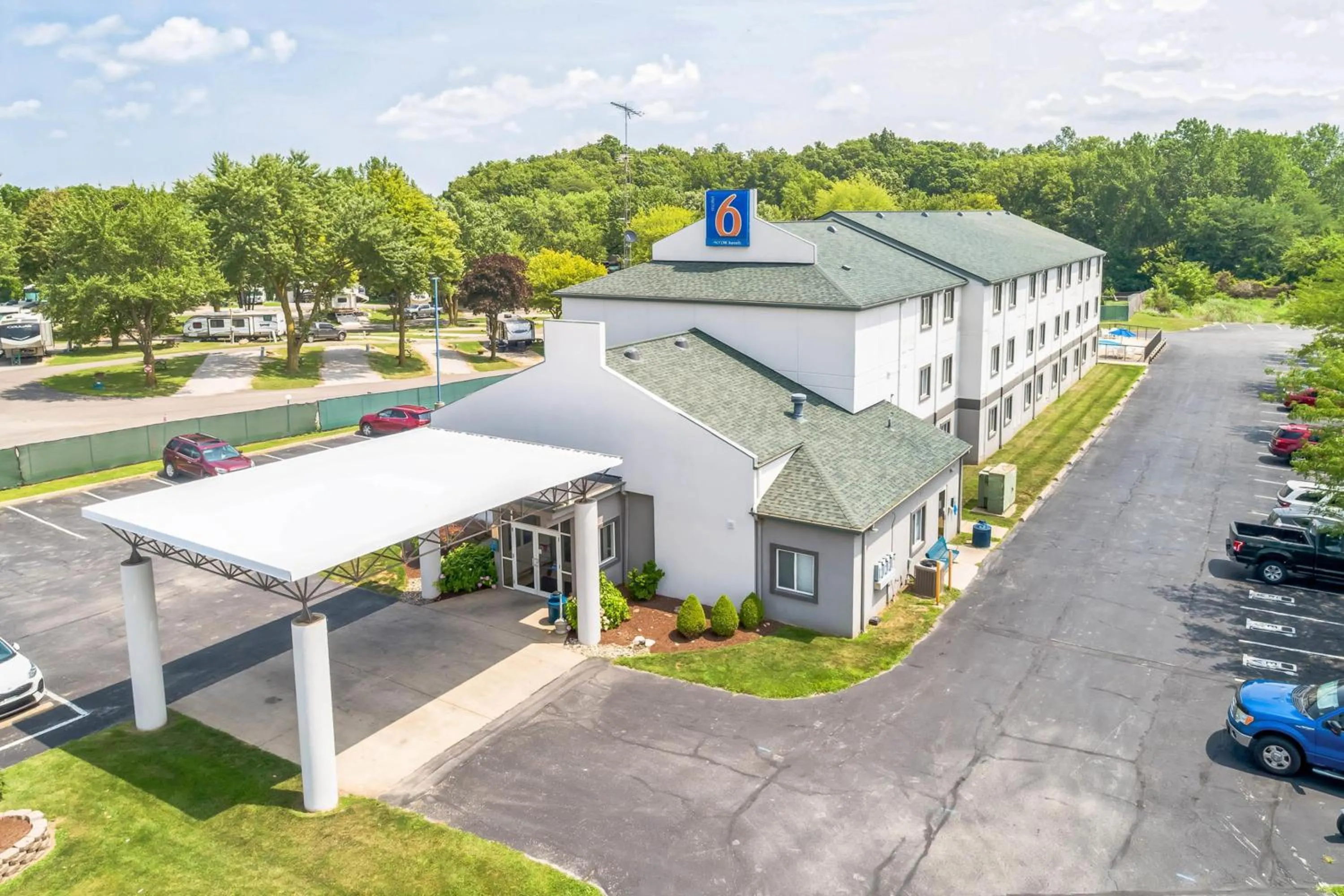 Property building in Motel 6-Milan, OH - Sandusky