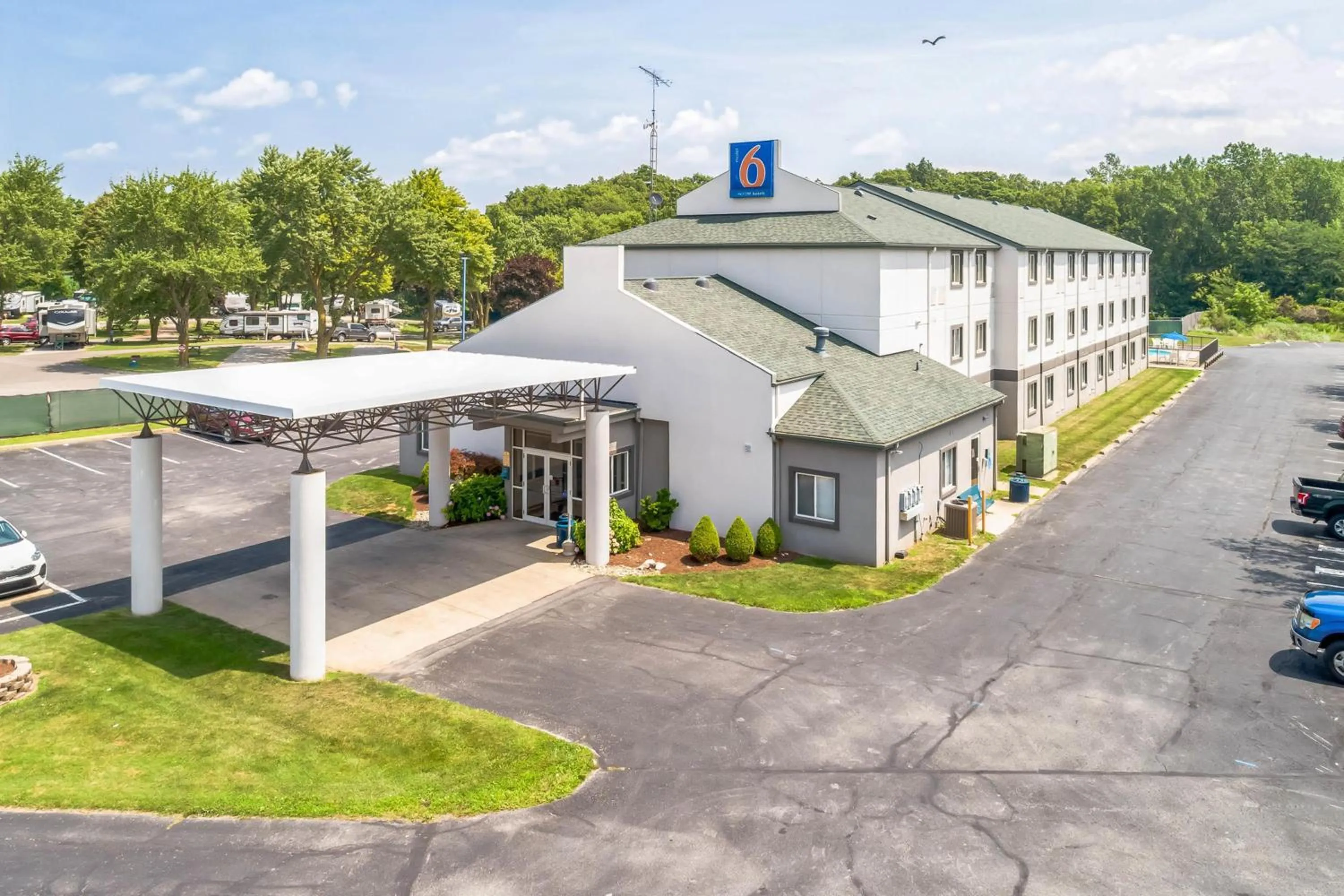 Property building in Motel 6-Milan, OH - Sandusky