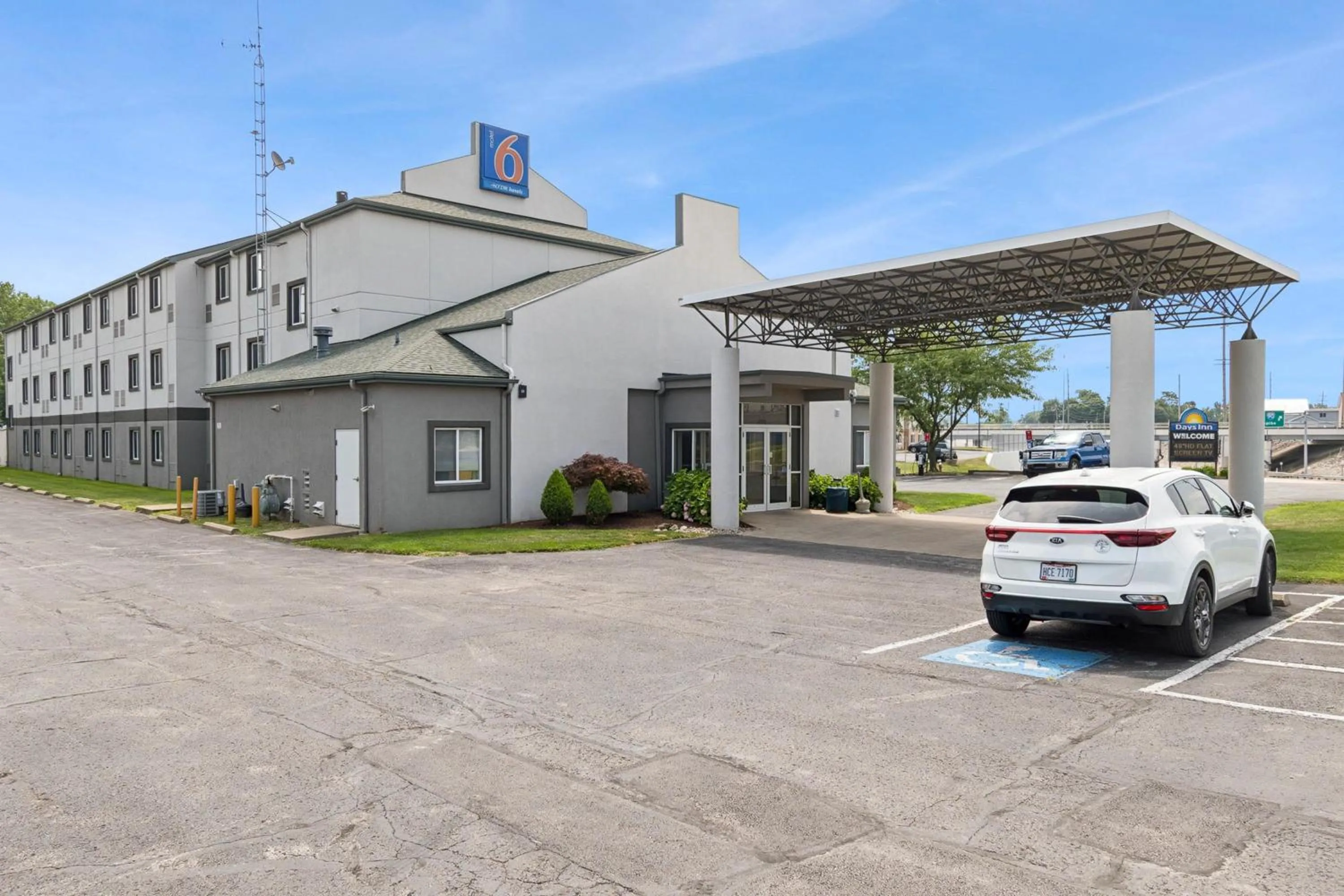 Property building in Motel 6-Milan, OH - Sandusky