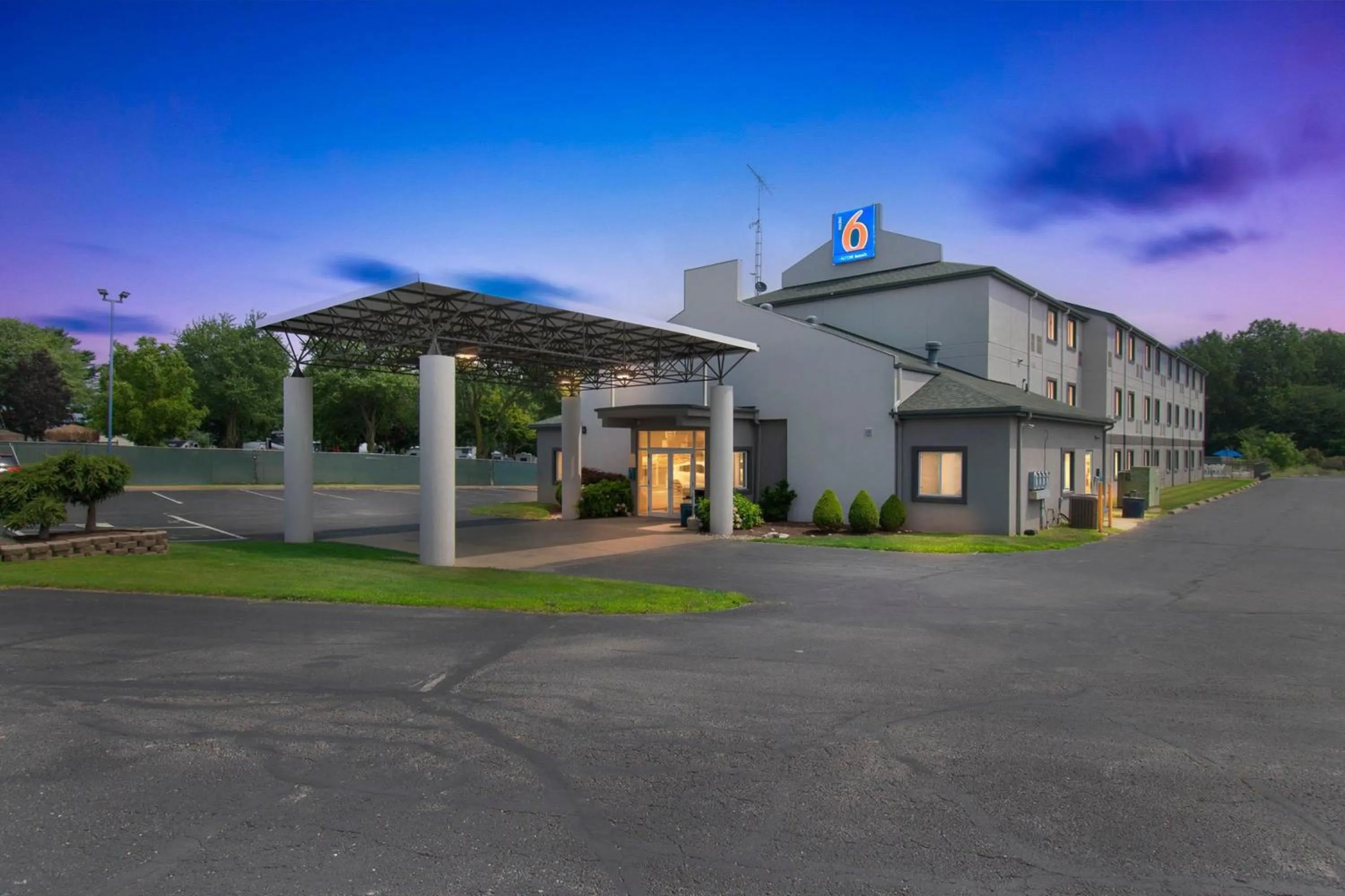 Property building in Motel 6-Milan, OH - Sandusky