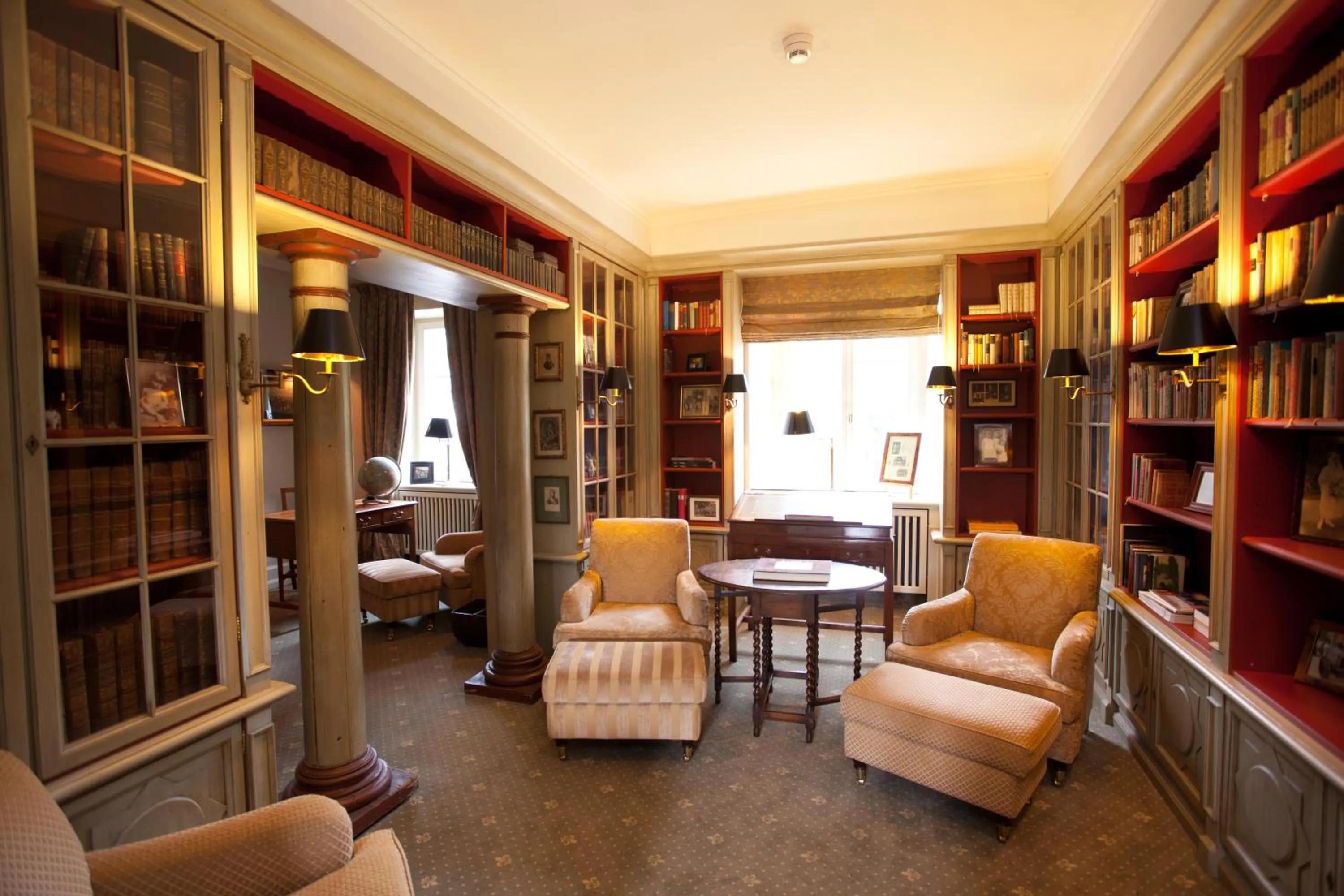 Library in Schloss Auel Boutique Hotel & Design Golf Lodge