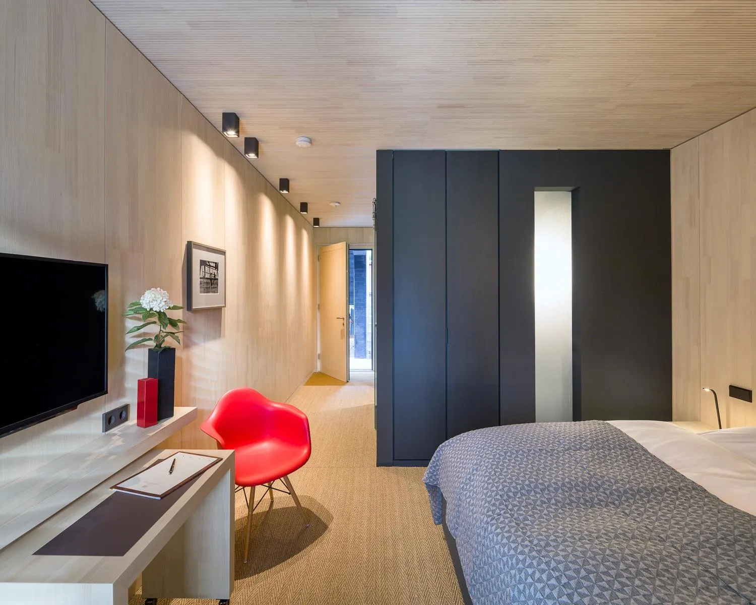 Photo of the whole room, Bed in Schloss Auel Boutique Hotel & Design Golf Lodge