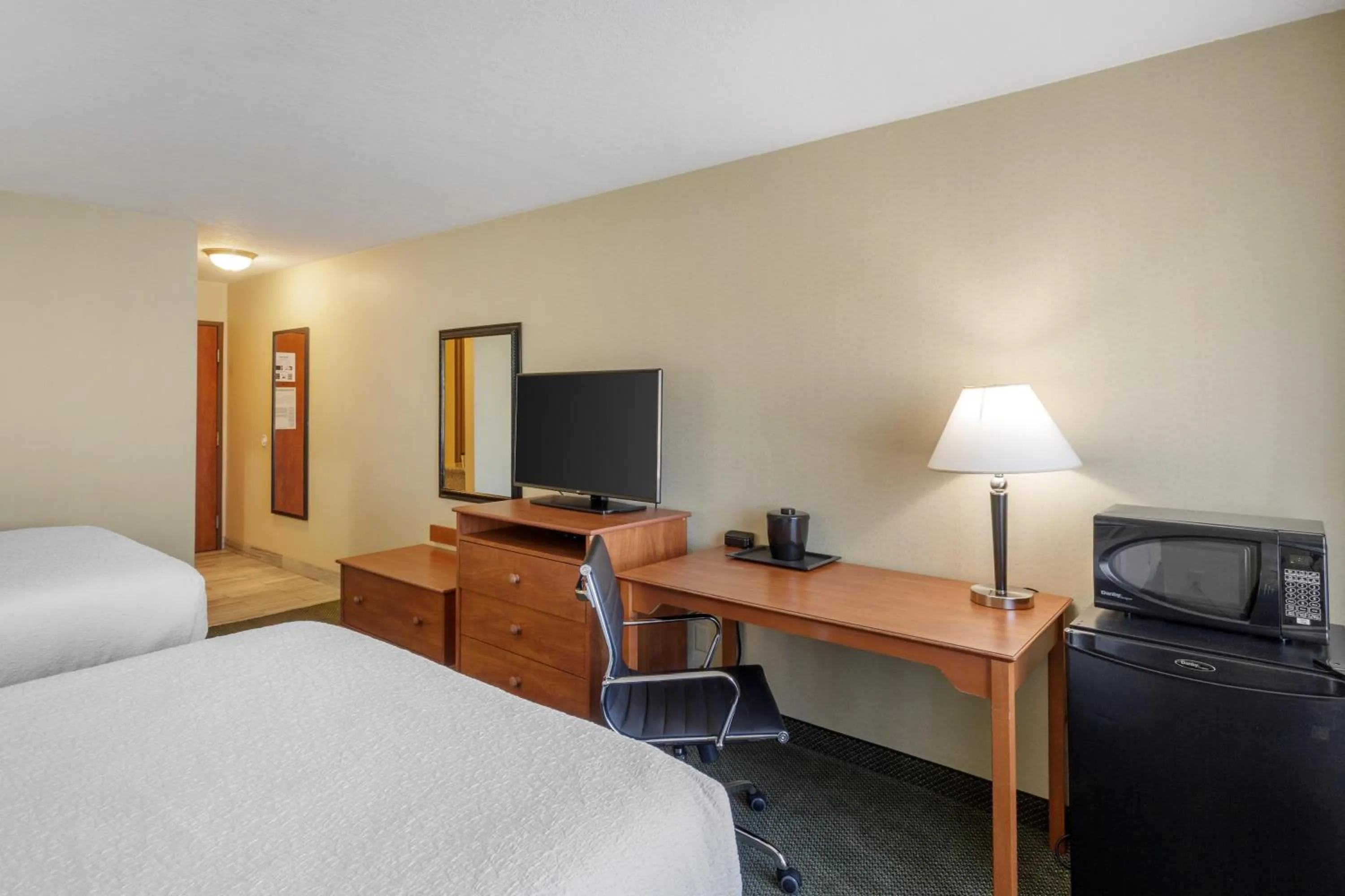 Bedroom, Bed in SureStay Plus Hotel by Best Western Price
