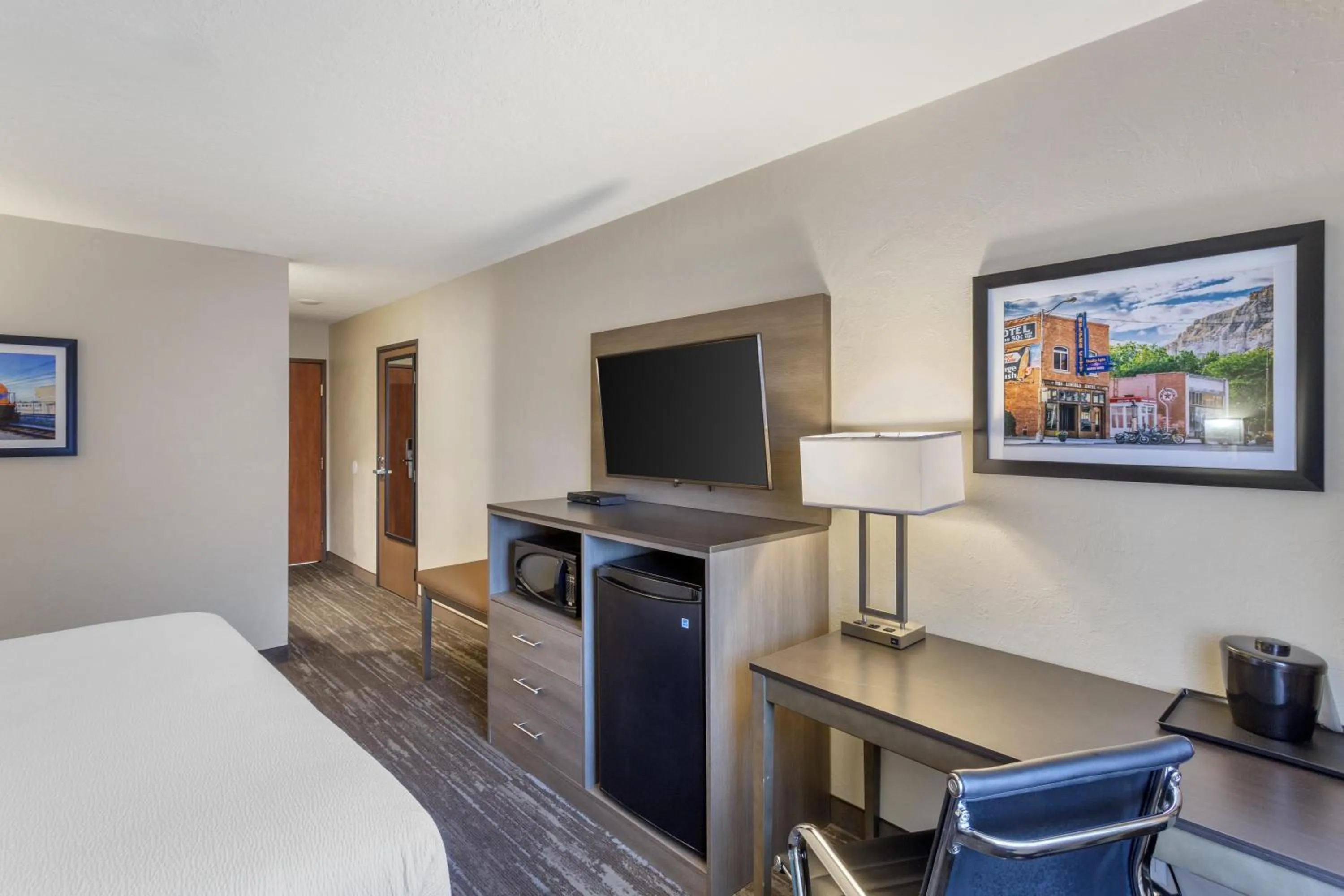 Bedroom, Bed in SureStay Plus Hotel by Best Western Price