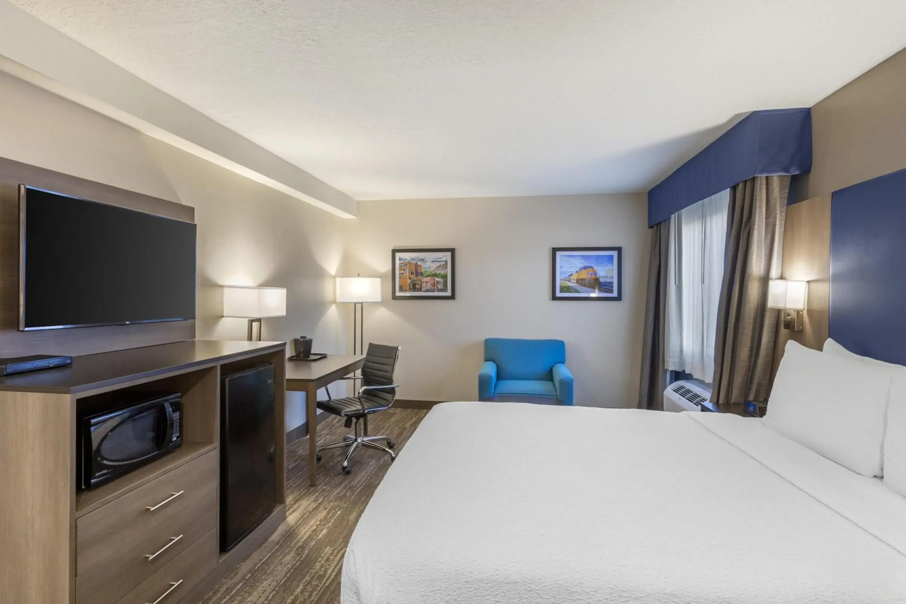 Queen Room with Bath Tub - Disability Access in SureStay Plus Hotel by Best Western Price Queen Room with Bath Tub - Disability Access in SureStay Plus Hotel by Best Western Price
