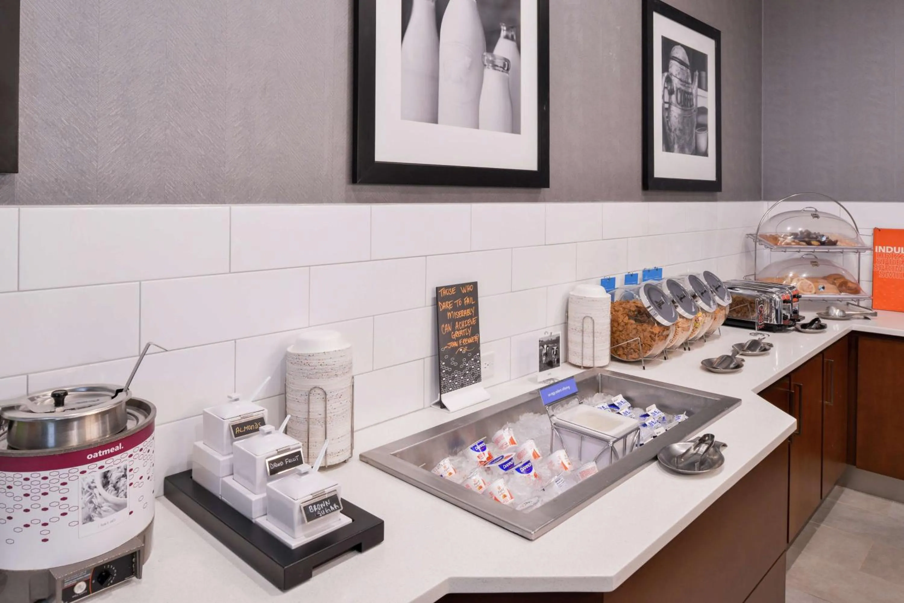 Breakfast in Hampton Inn & Suites Legacy Park-Frisco