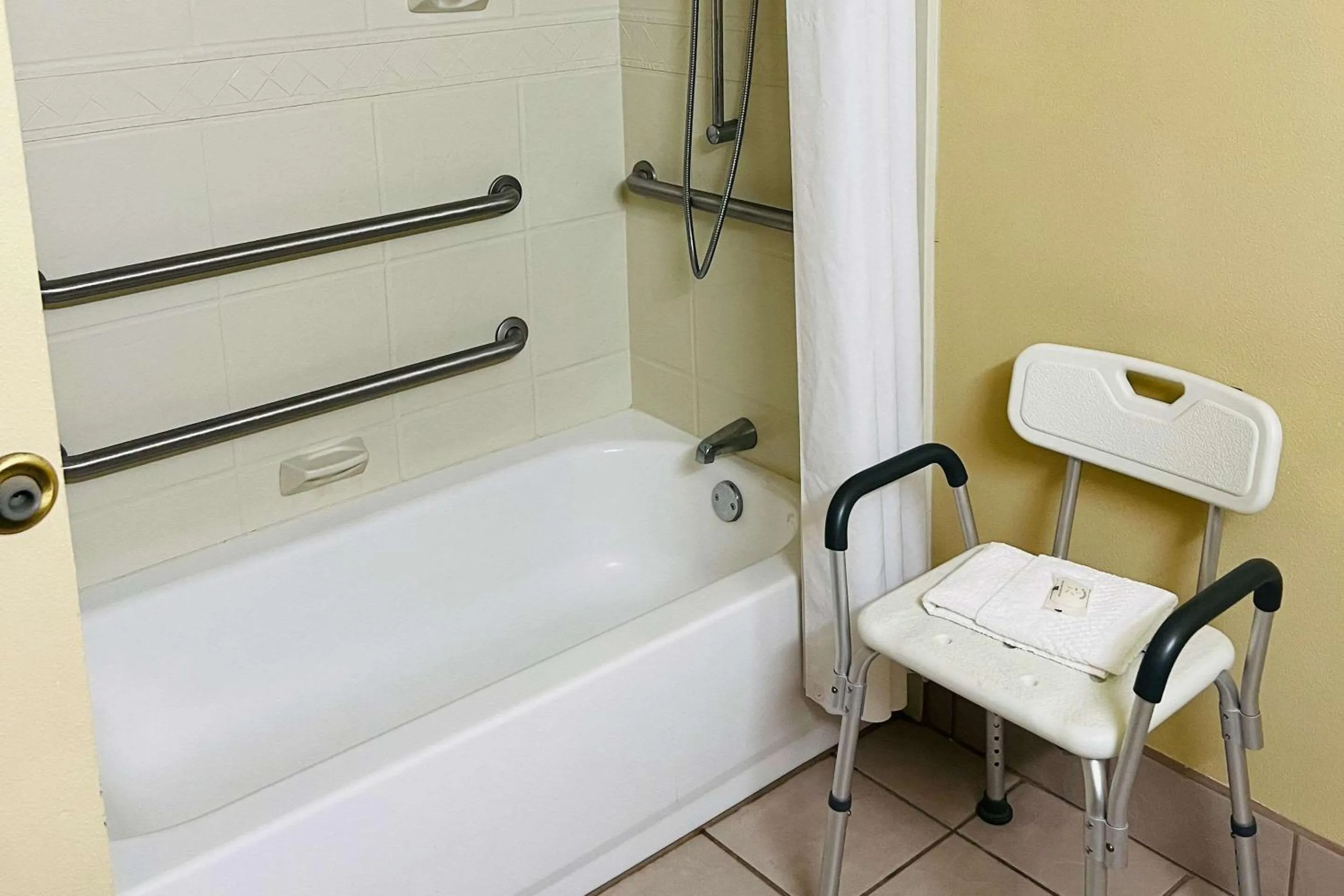 Bedroom in Quality Inn I-75 West Chester-North Cincinnati