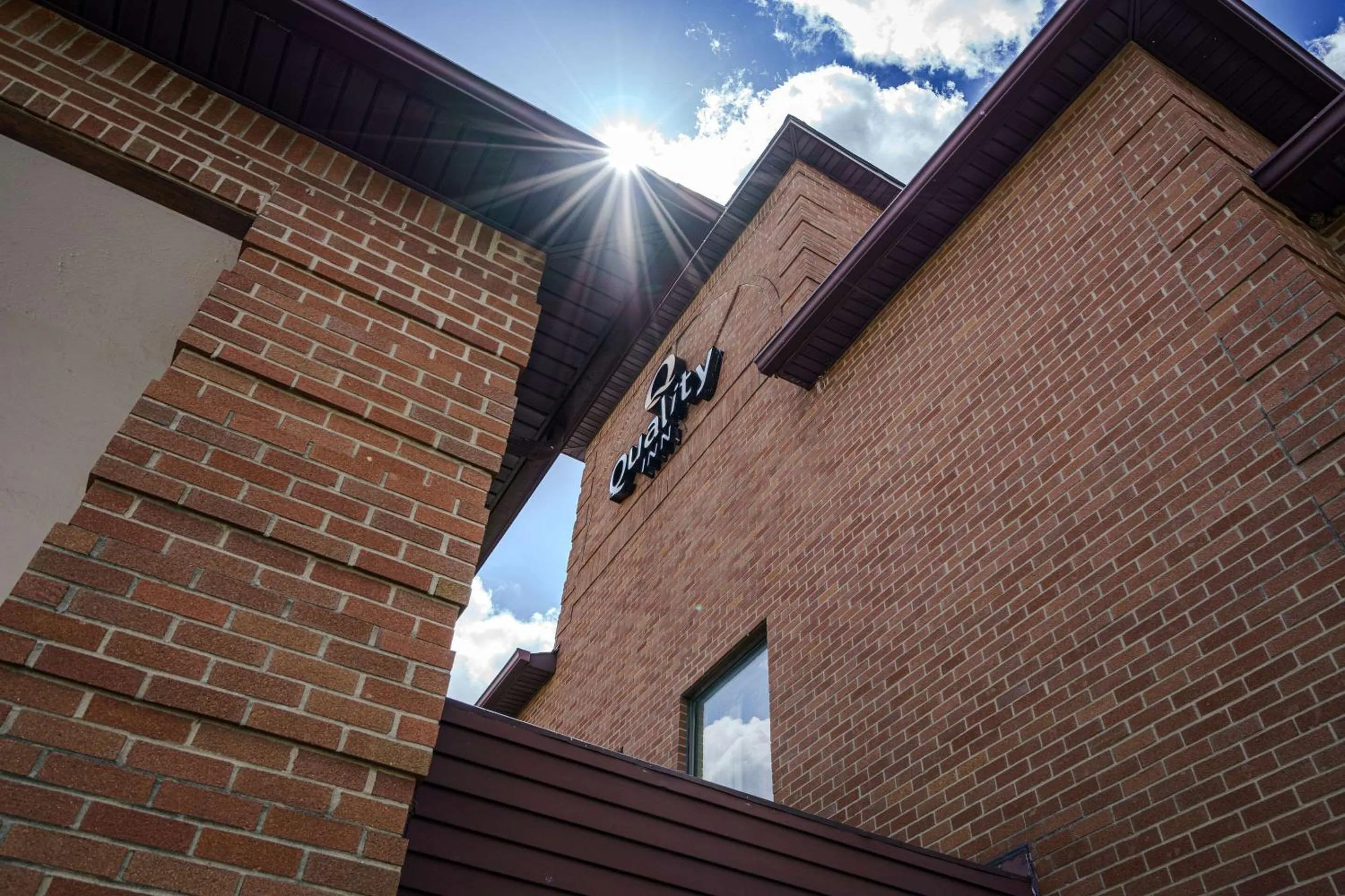 Property building in Quality Inn I-75 West Chester-North Cincinnati