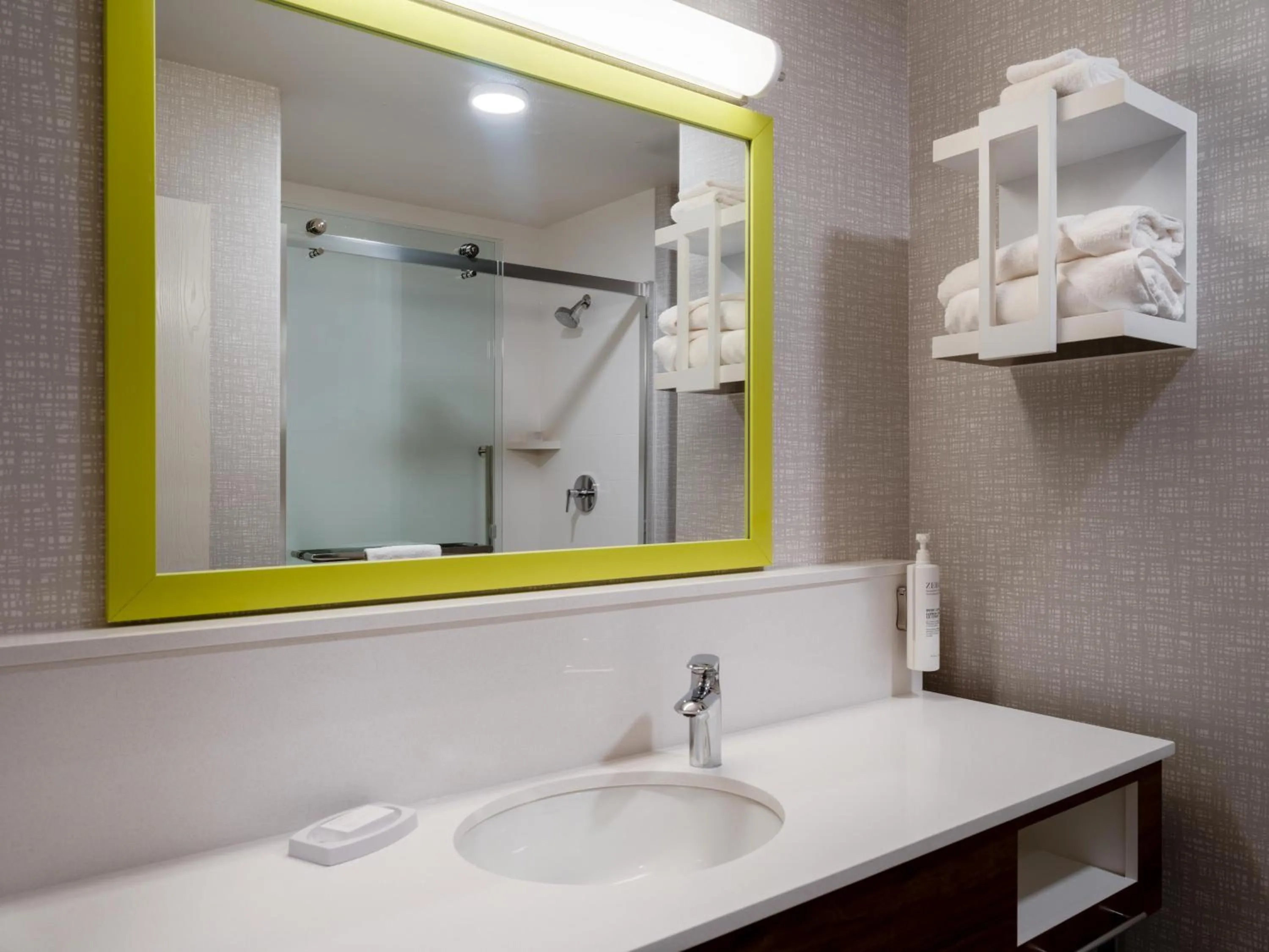 Bathroom in Hampton Inn & Suites Boise-Meridian